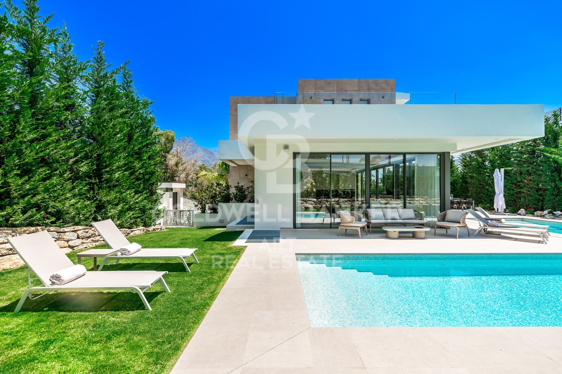 Élégance contemporaine à La Cerquilla, Nueva Andalucía