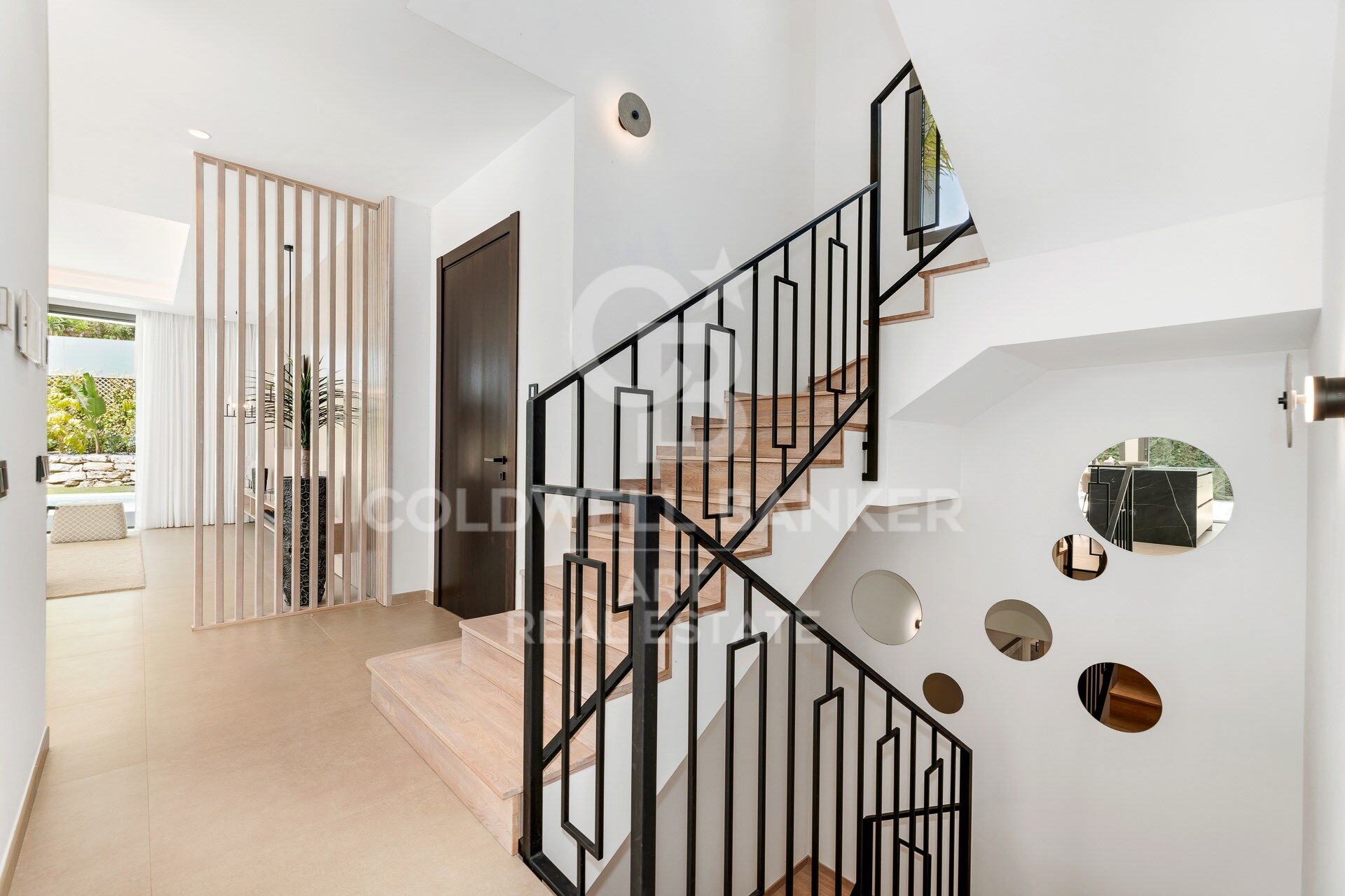 Refined contemporary villa in La Cerquilla, Nueva Andalucía