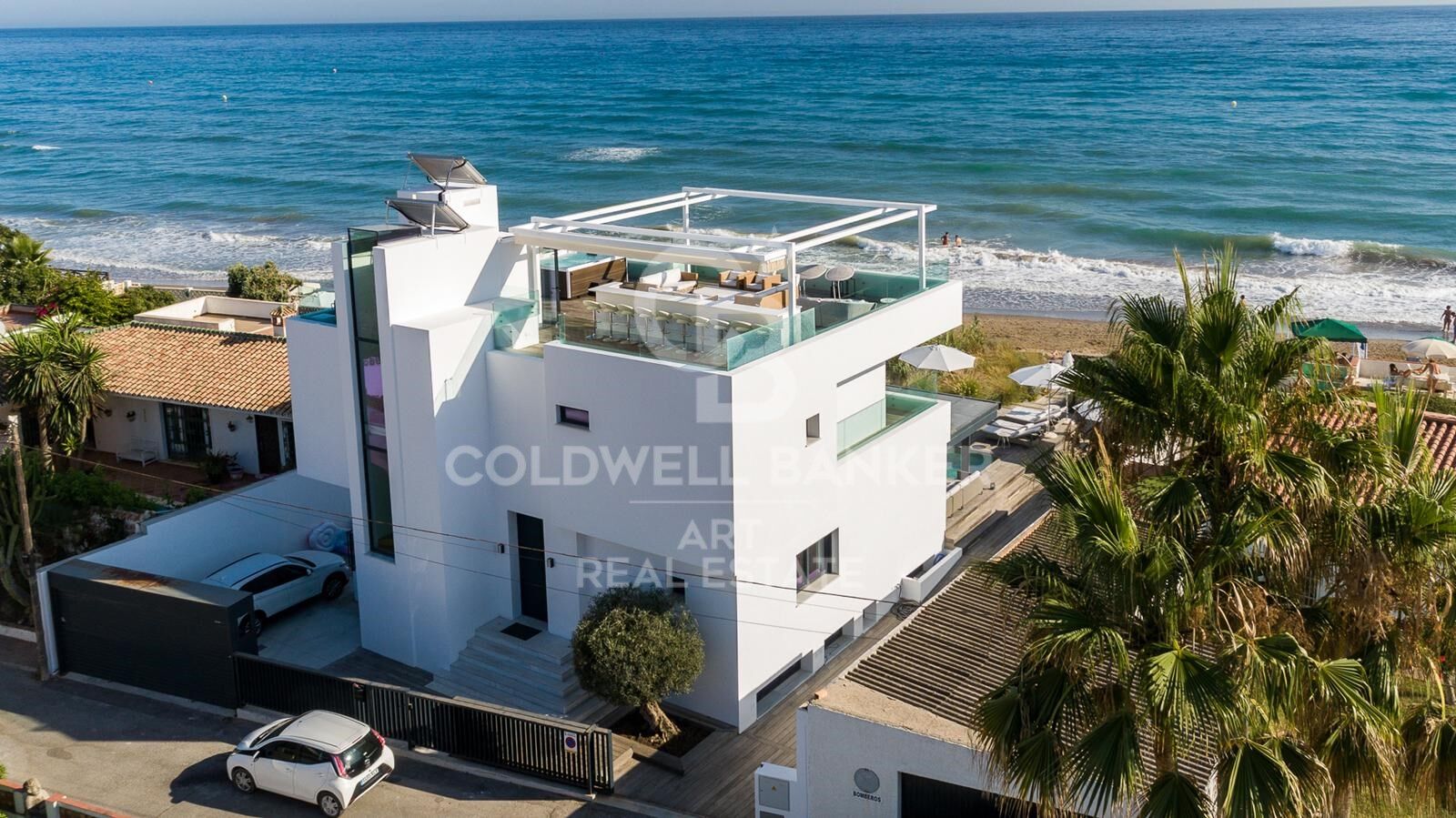 Contemporary beachfront luxury villa in Costabella, Marbella
