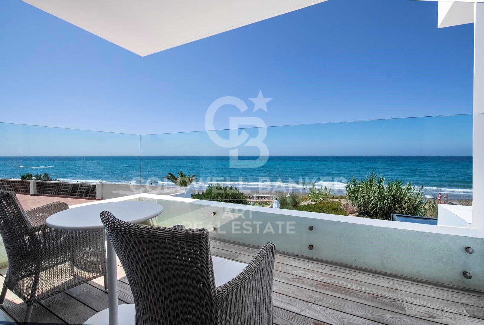 Contemporary beachfront luxury villa in Costabella, Marbella
