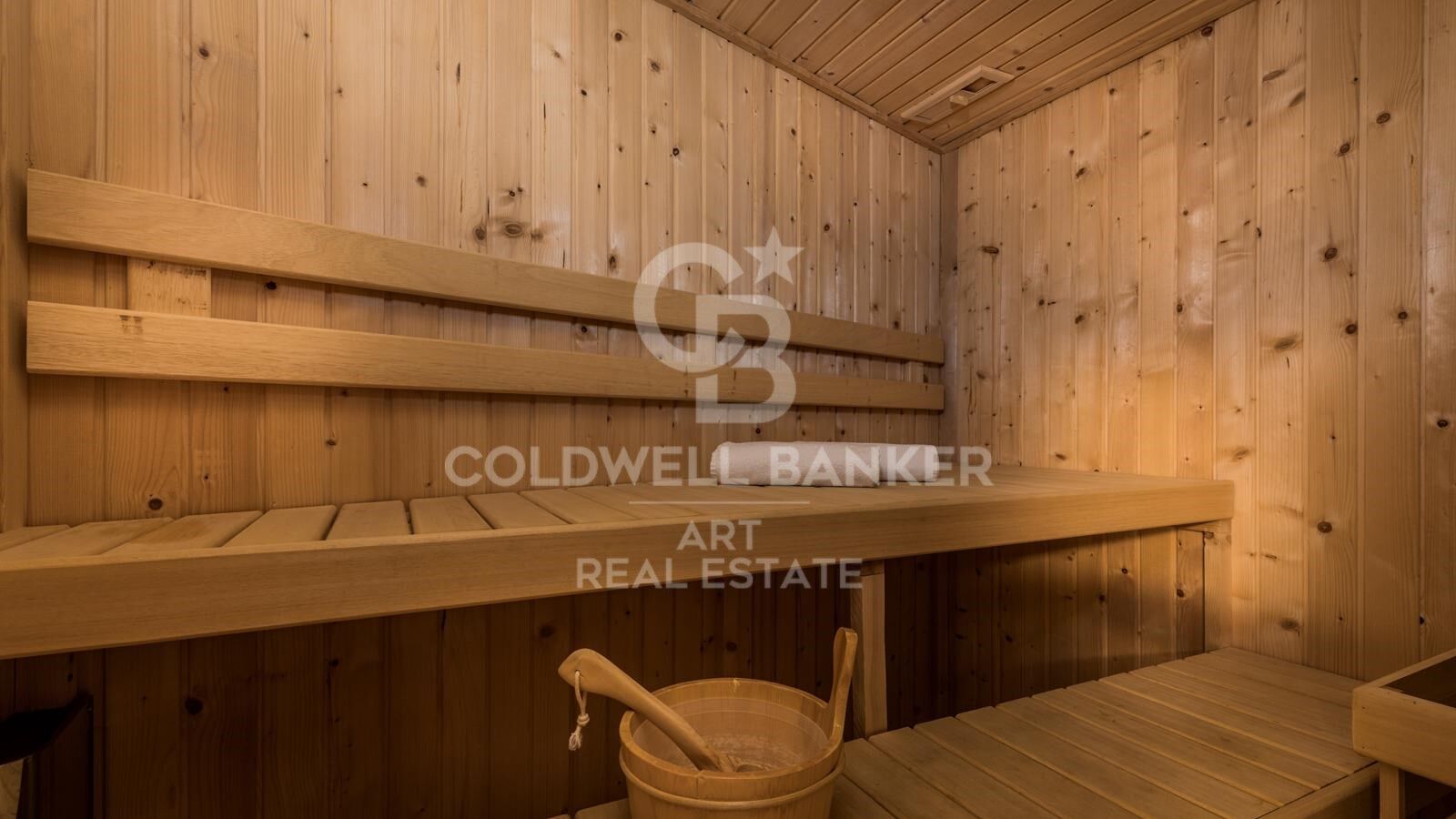 Zeitgenössische Luxusvilla direkt am Meer in Costabella, Marbella