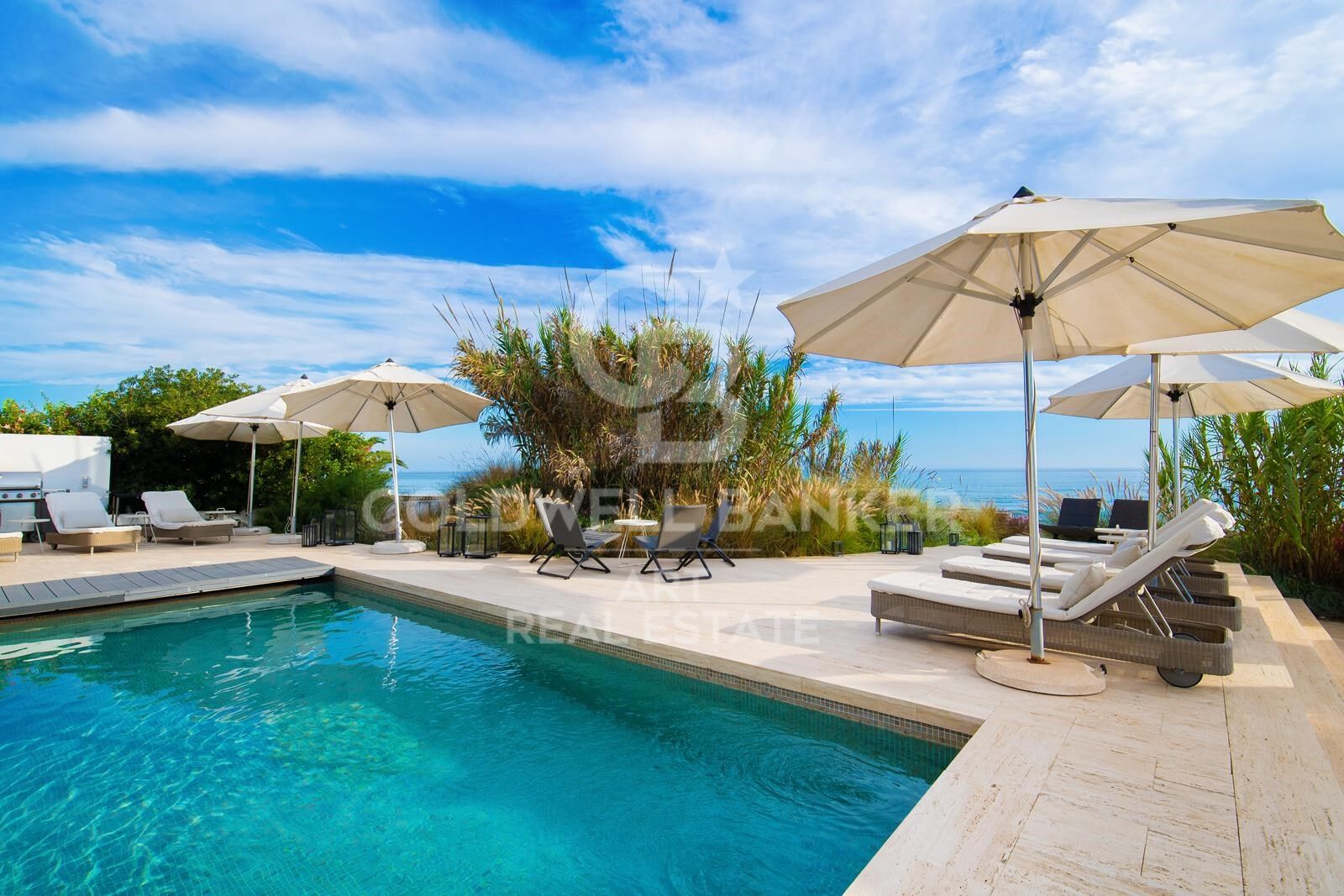 Luxe contemporain en bord de mer à Costabella, Marbella