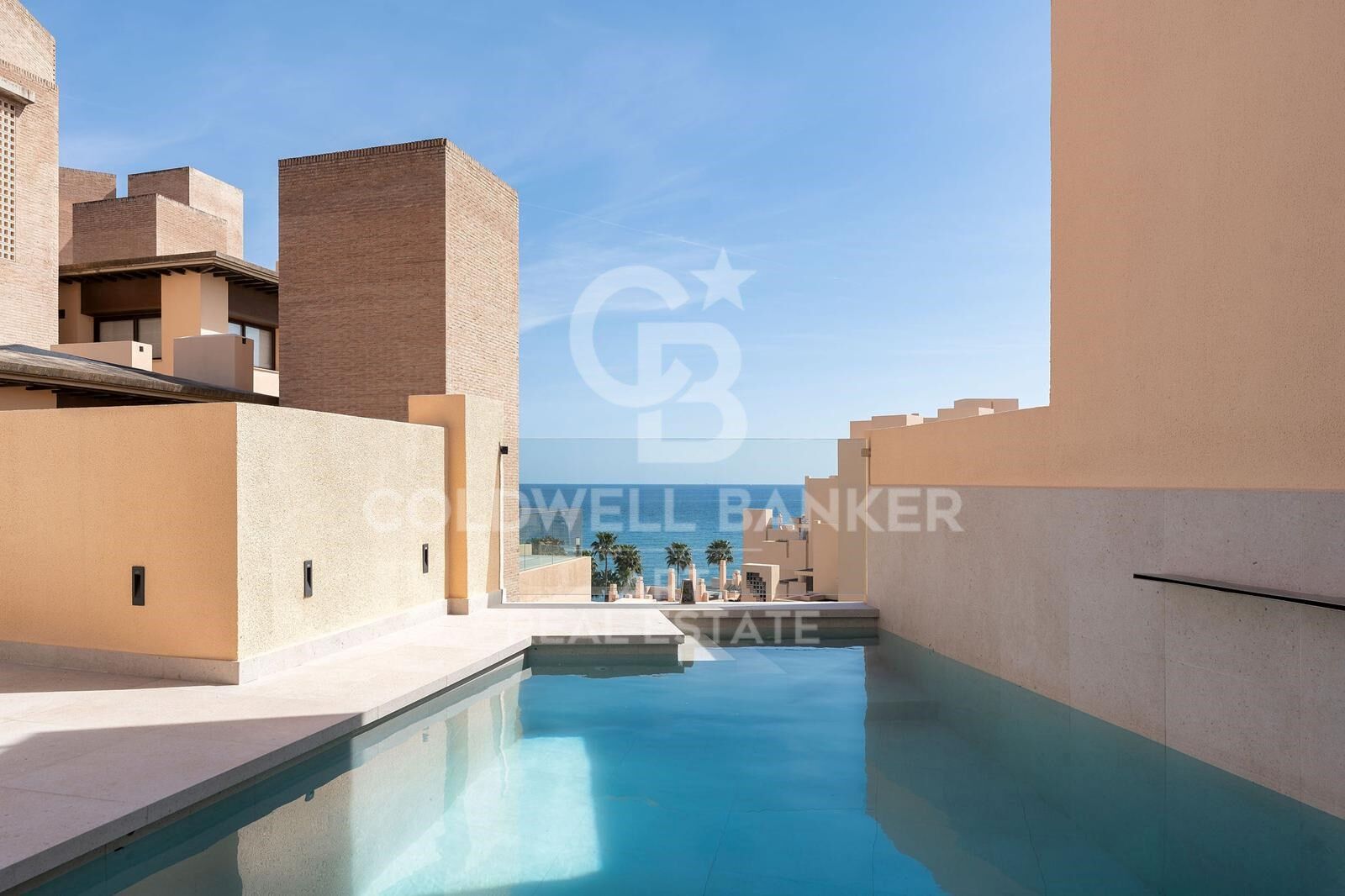 Luxurious duplex penthouse in Bahía de la Plata, Estepona