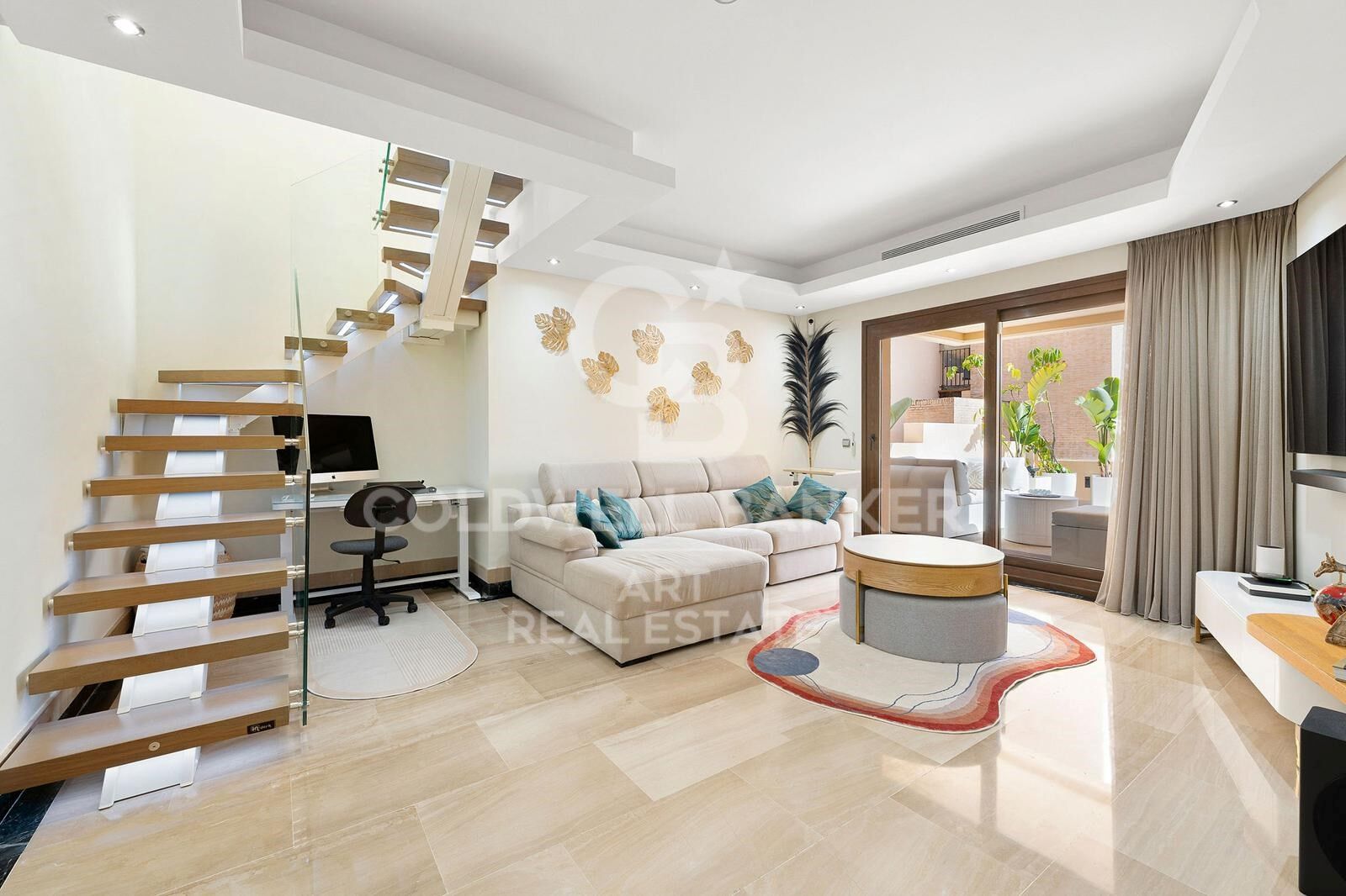 Luxurious duplex penthouse in Bahía de la Plata, Estepona