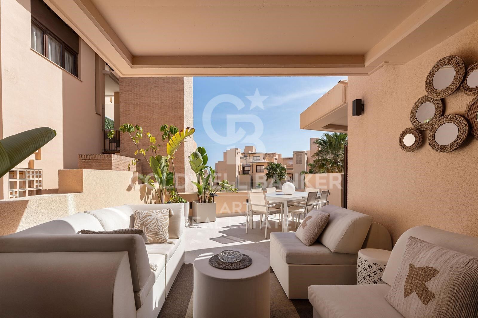 Luxurious duplex penthouse in Bahía de la Plata, Estepona