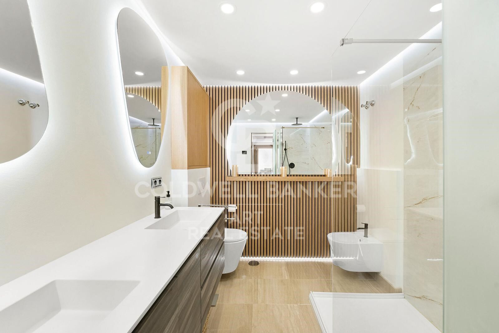 Luxurious duplex penthouse in Bahía de la Plata, Estepona
