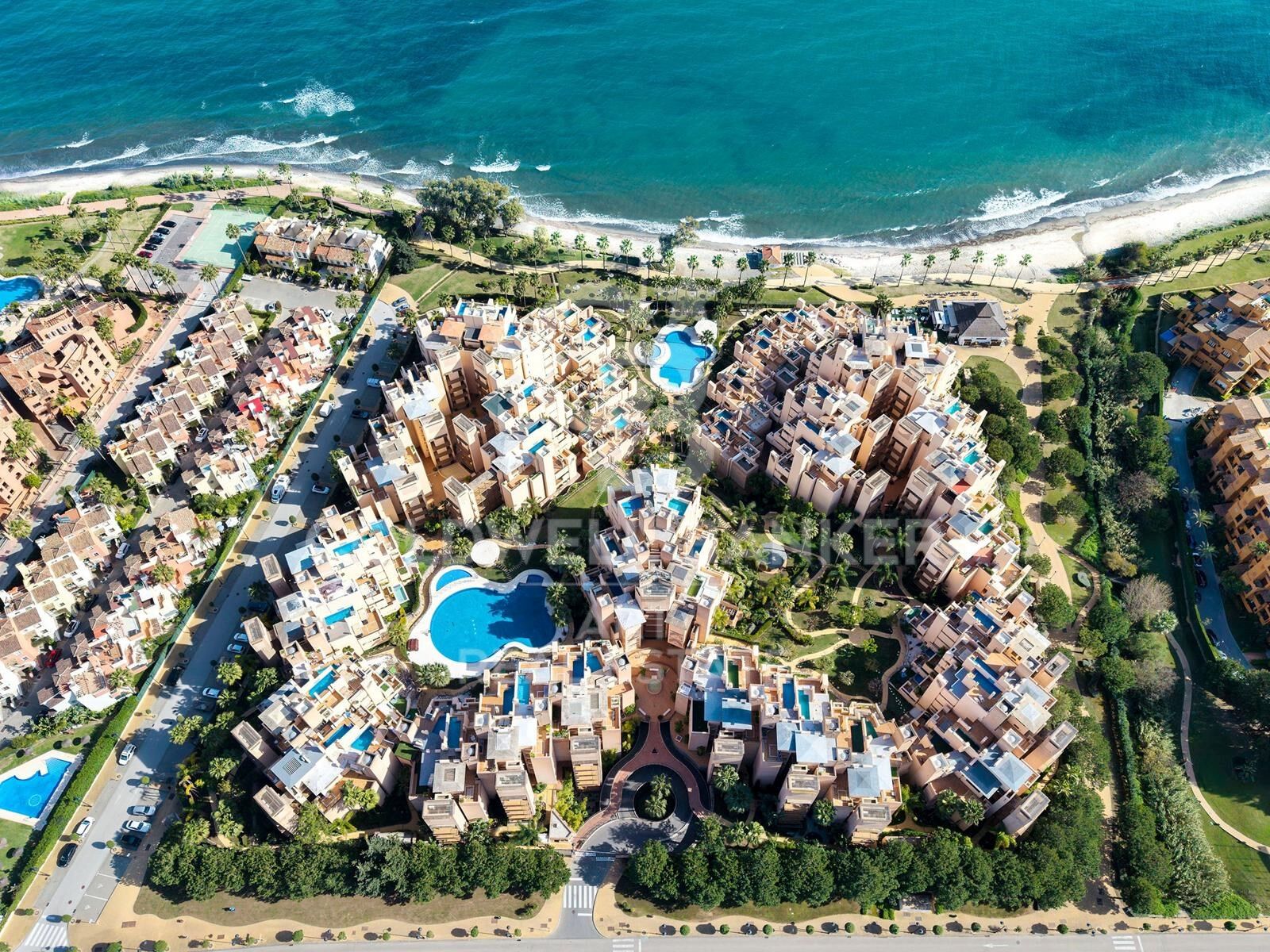 Lujoso ático dúplex en Bahía de la Plata, Estepona