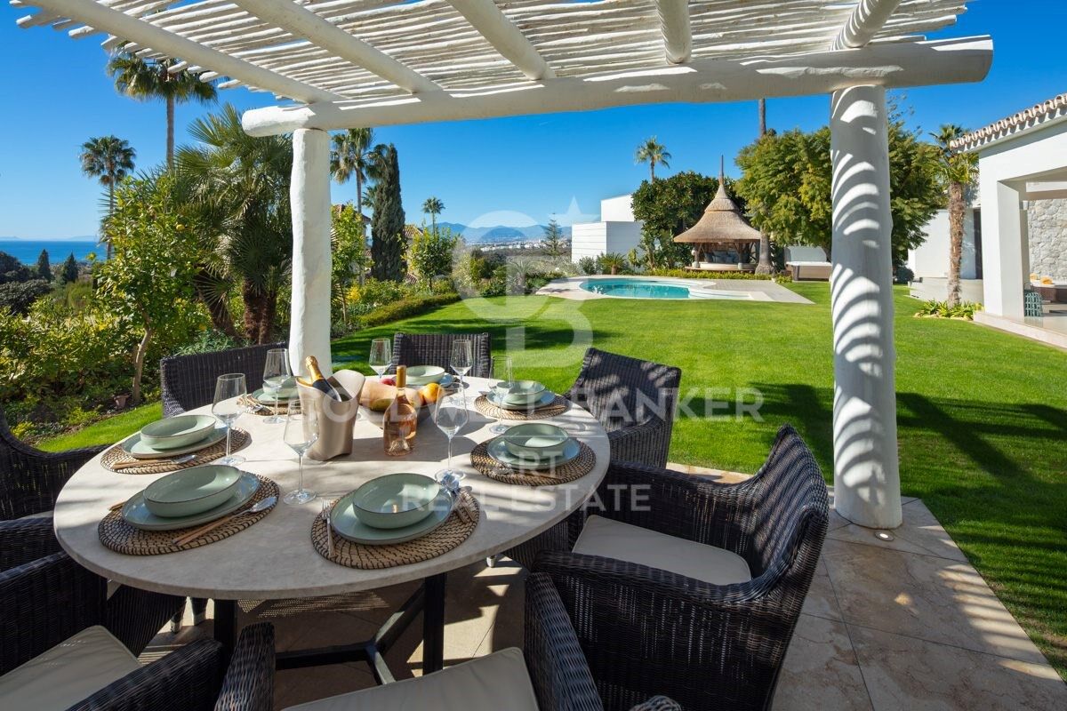 Charming villa with heated pool in El Rosario, Marbella