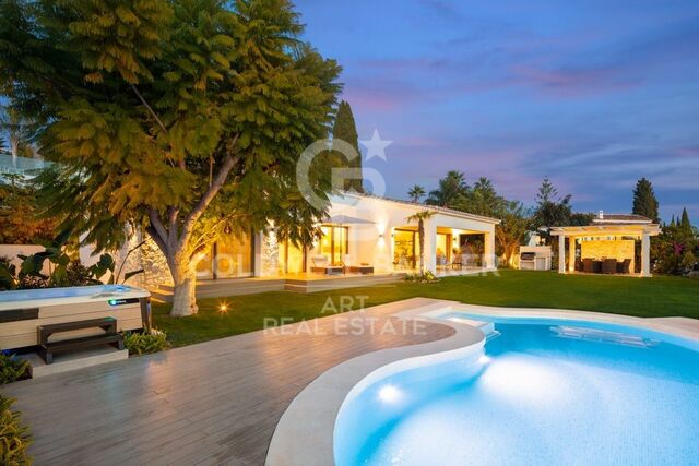Charming villa with heated pool in El Rosario, Marbella