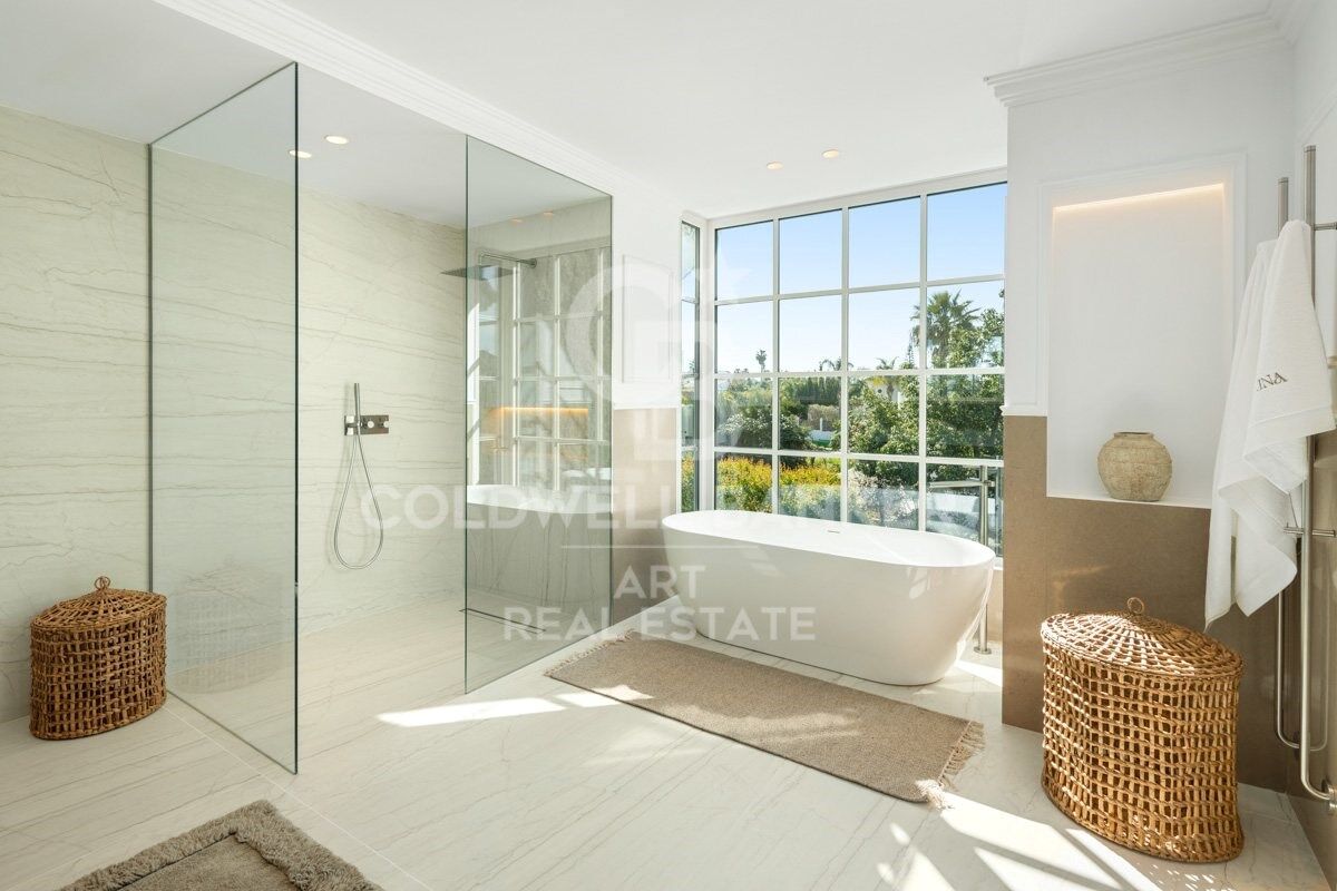 Exclusive luxury villa in the heart of Nueva Andalucía, Marbella