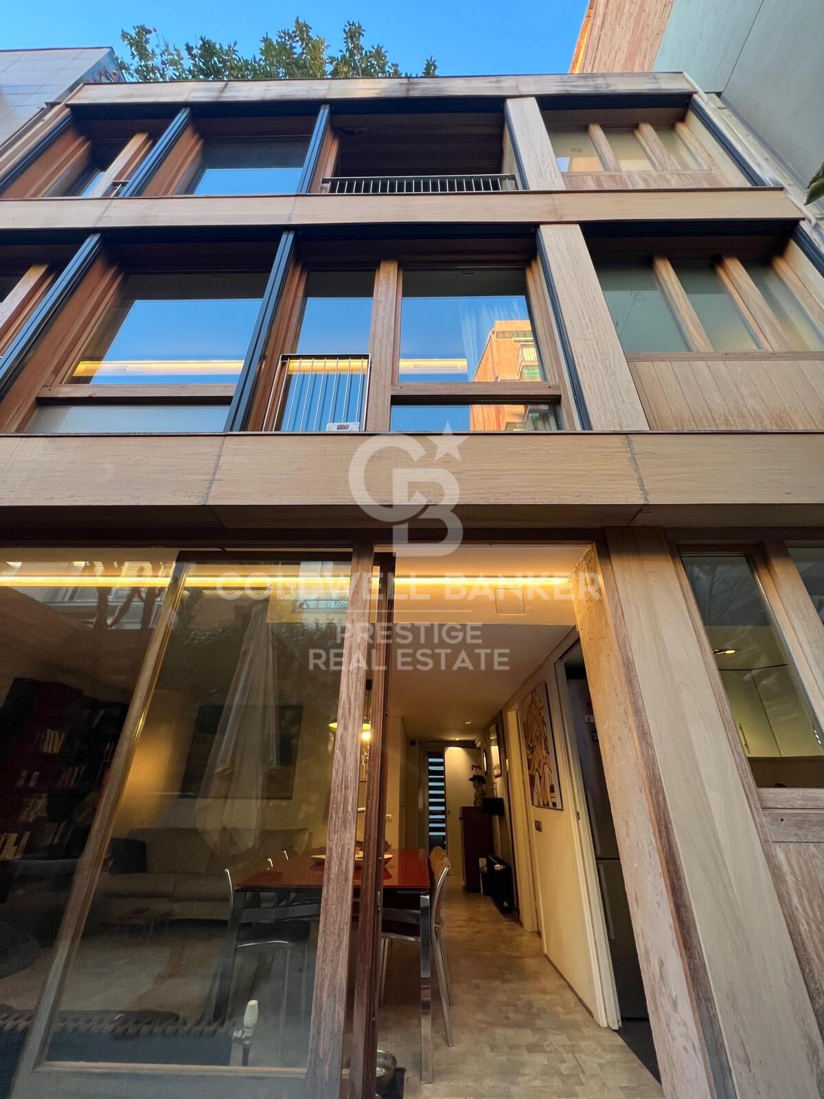 Elegante casa moderna con 5 plantas y terraza en el Putxet