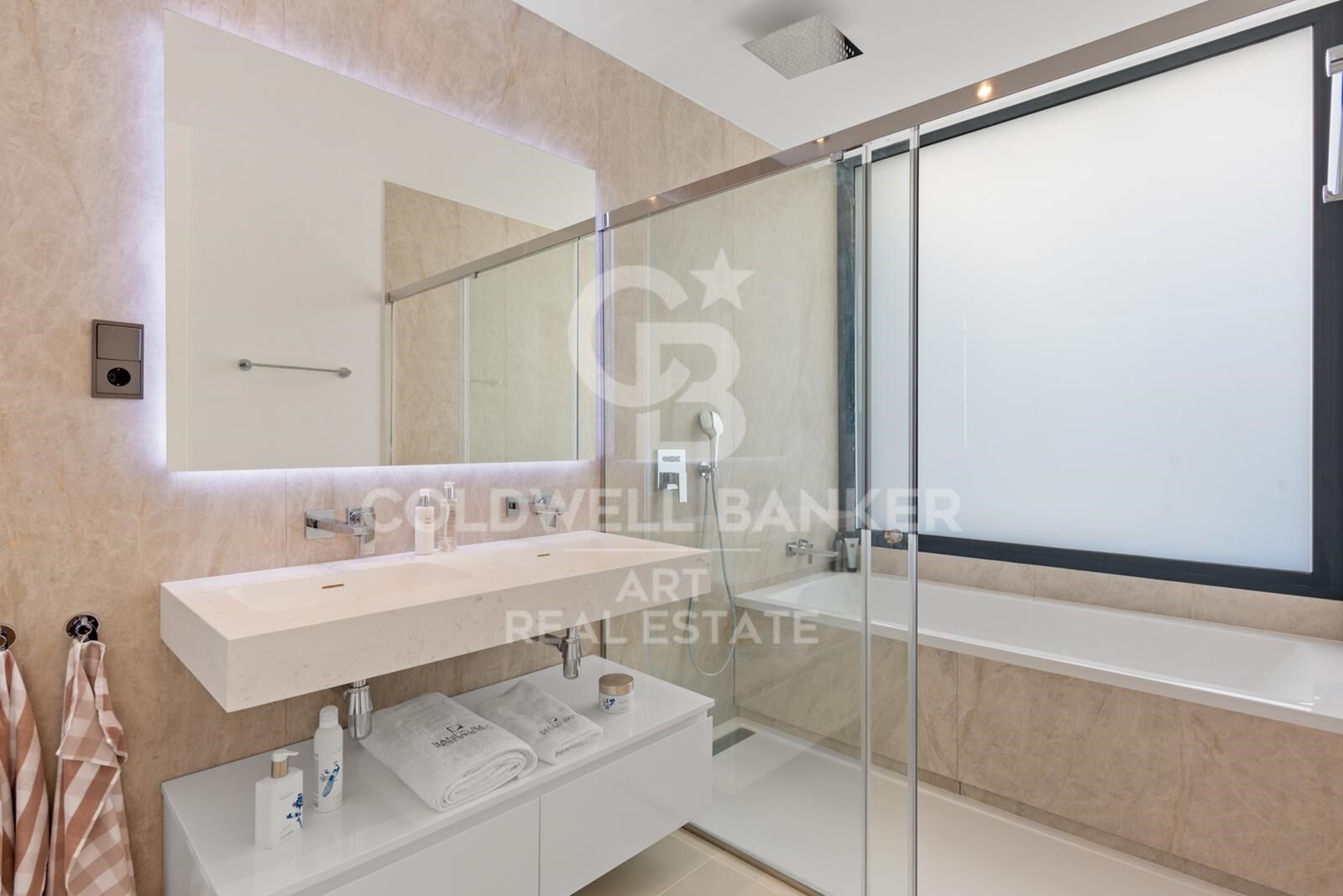 Luxury Townhouse Near the Sea in Banus Bay Residences, Puerto Banús, Marbella