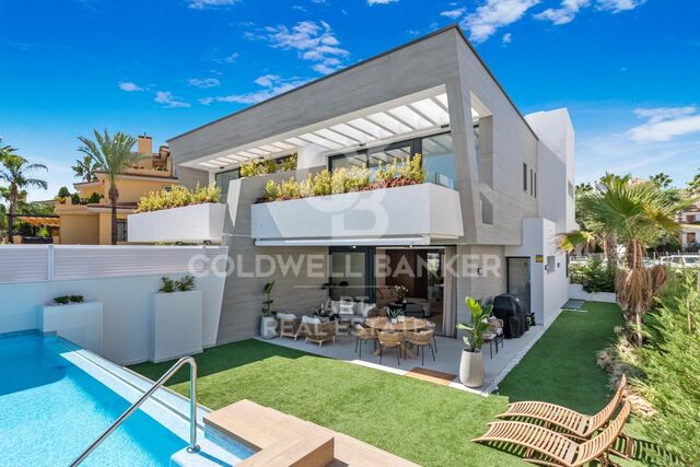 Luxury Townhouse Near the Sea in Banus Bay Residences, Puerto Banús, Marbella