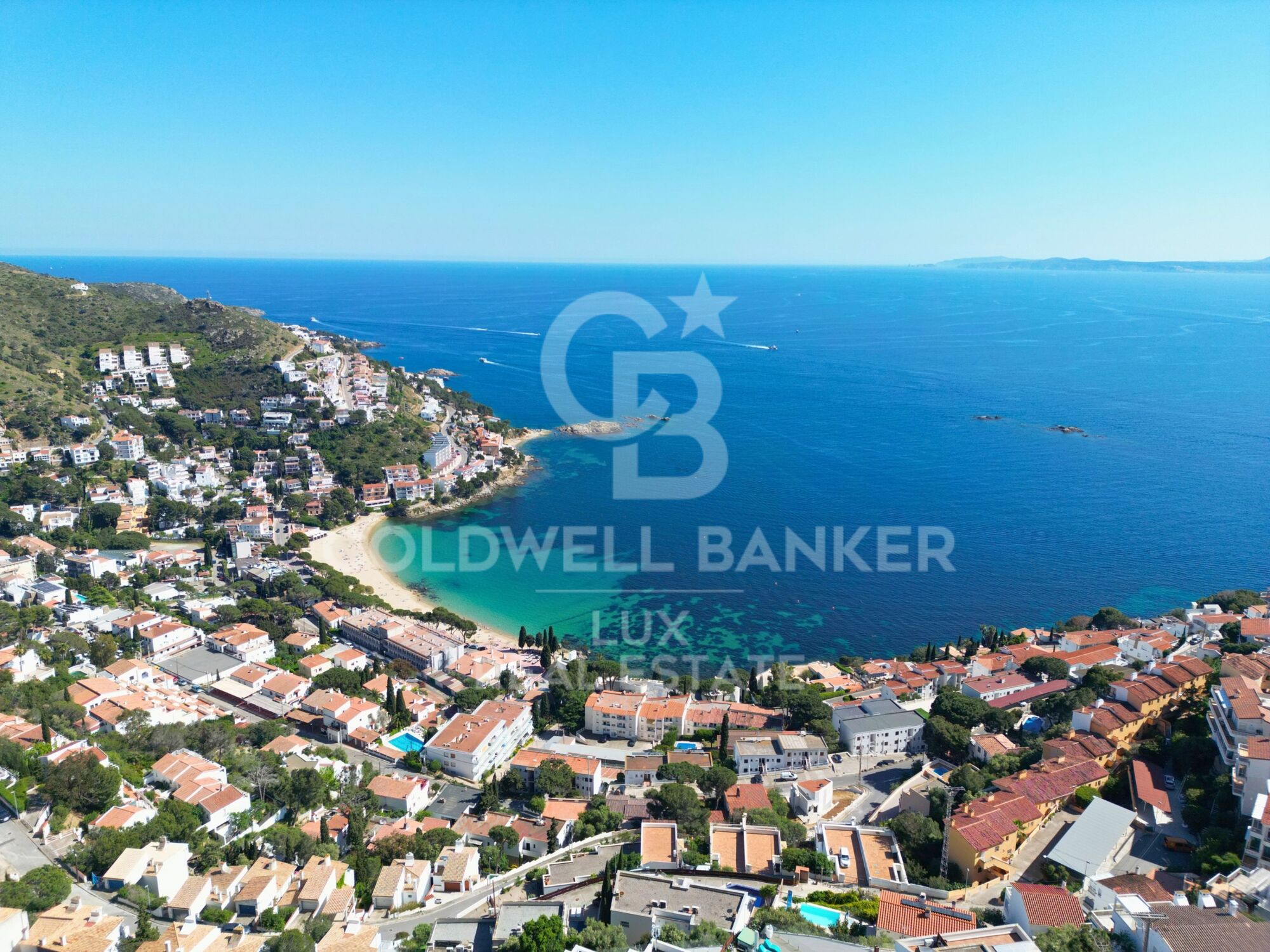 Villa nueva con vistas al mar en Canyelles, la zona más buscada de Roses