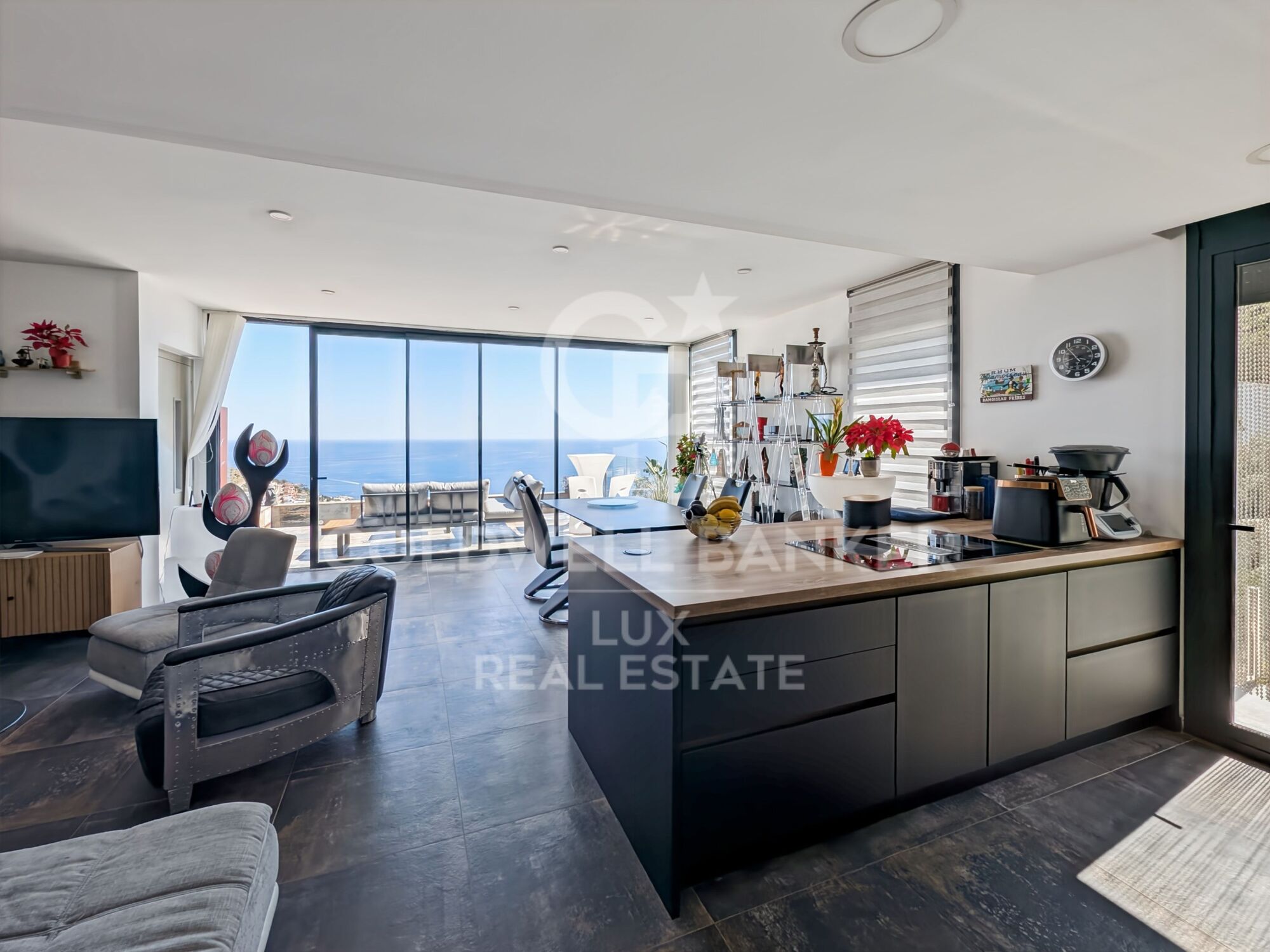 Villa nueva con vistas al mar en Canyelles, la zona más buscada de Roses