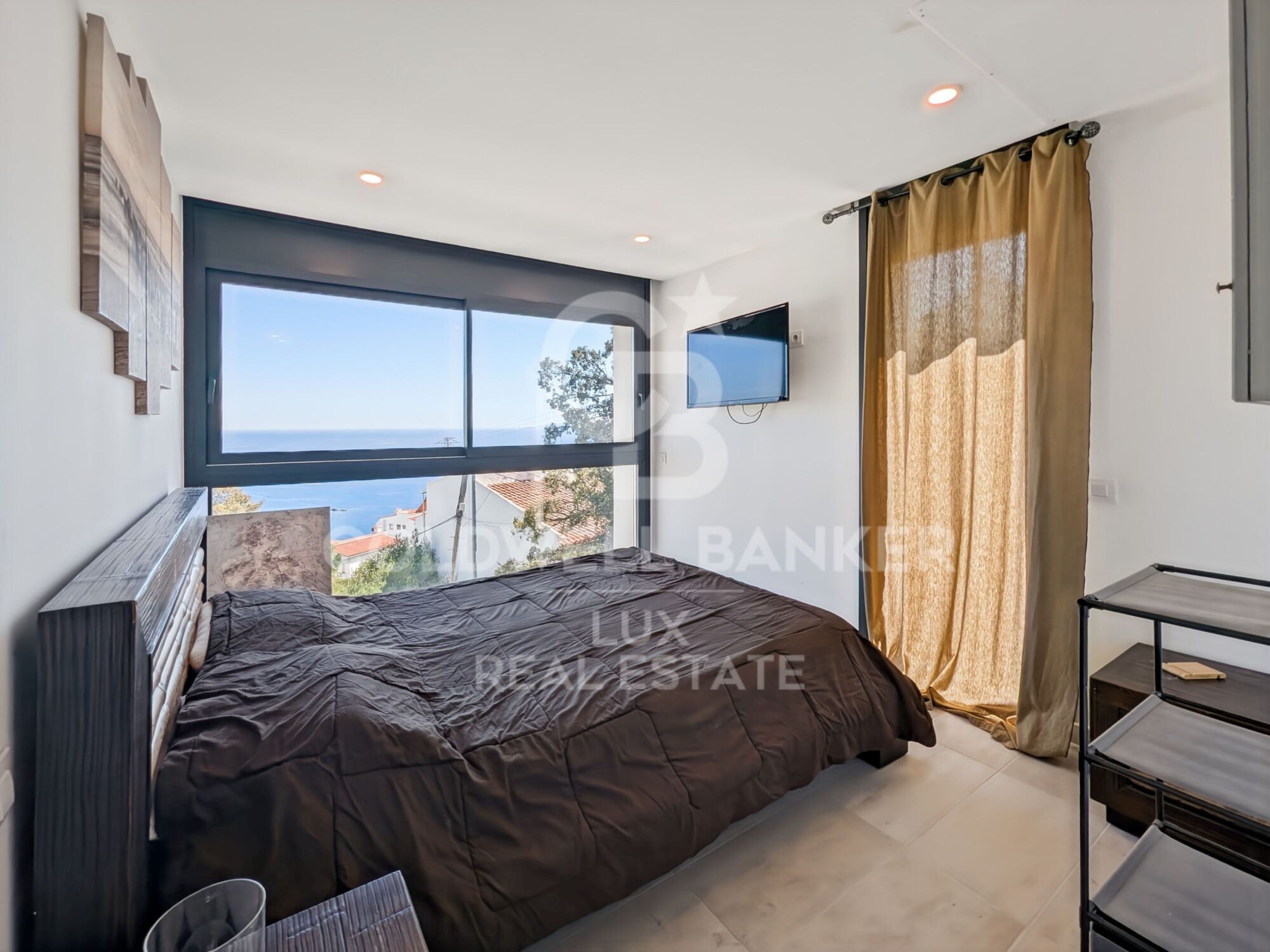 Villa nueva con vistas al mar en Canyelles, la zona más buscada de Roses