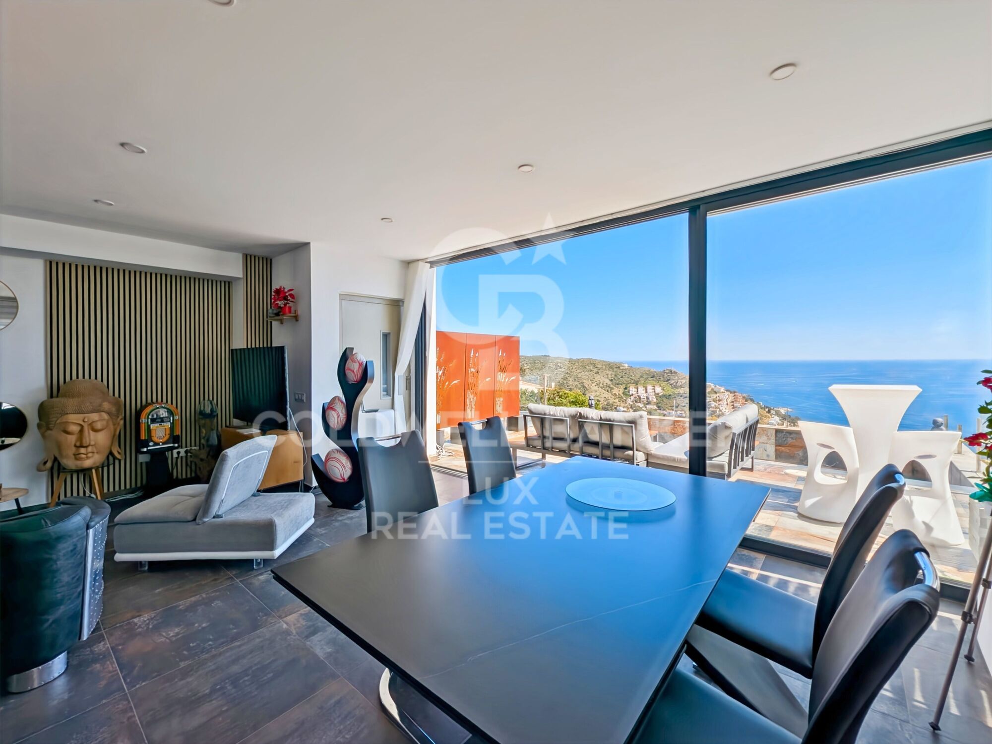 Villa nueva con vistas al mar en Canyelles, la zona más buscada de Roses