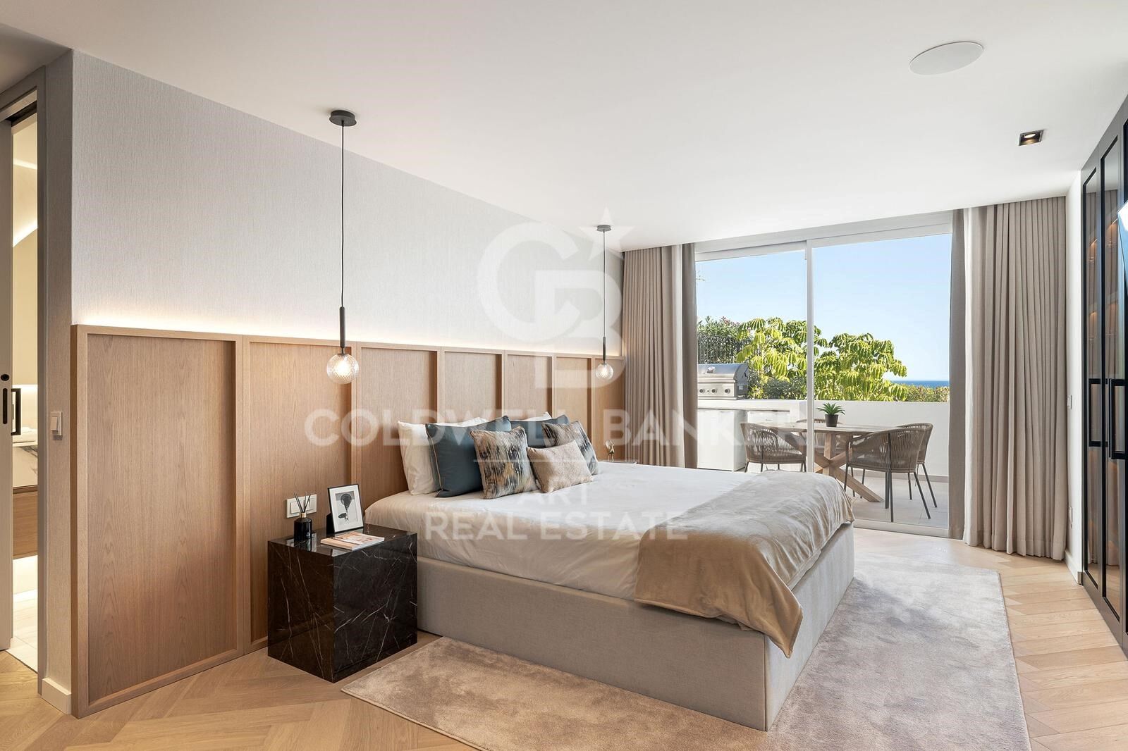 Elegant and luxurious townhouse with Scandinavian design on the Golden Mile, Marbella