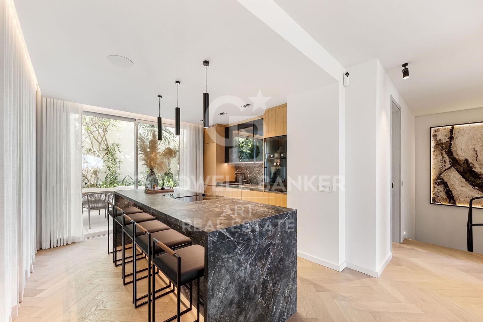 Elegant and luxurious townhouse with Scandinavian design on the Golden Mile, Marbella