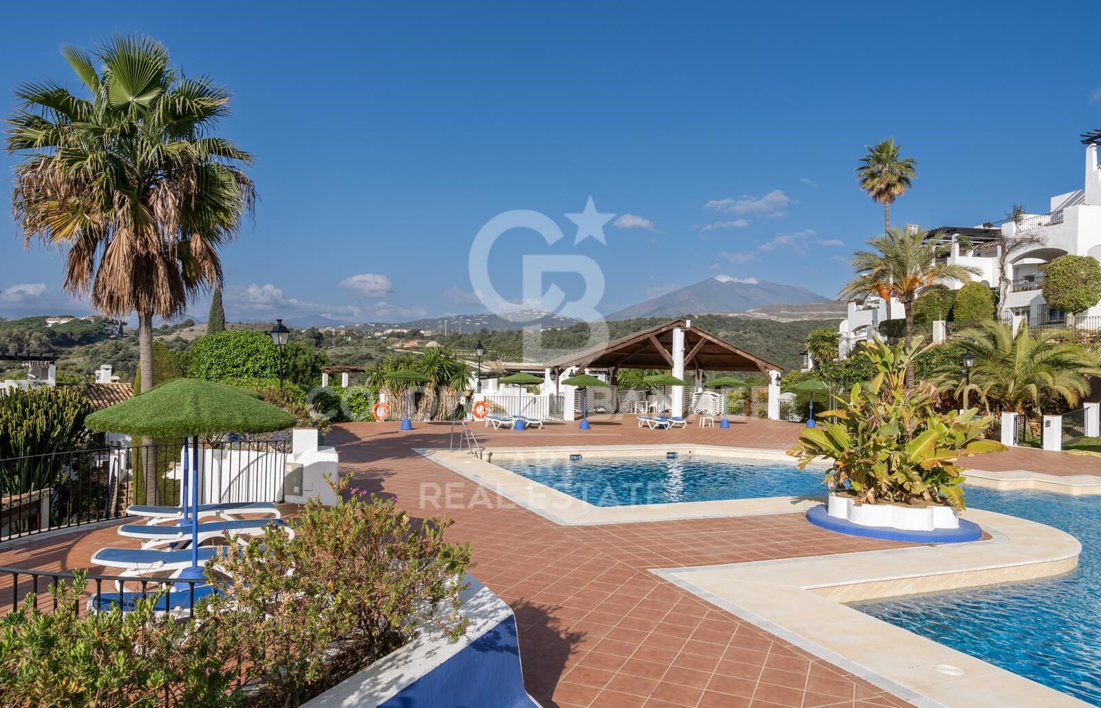 Elegant and luxurious townhouse with Scandinavian design on the Golden Mile, Marbella