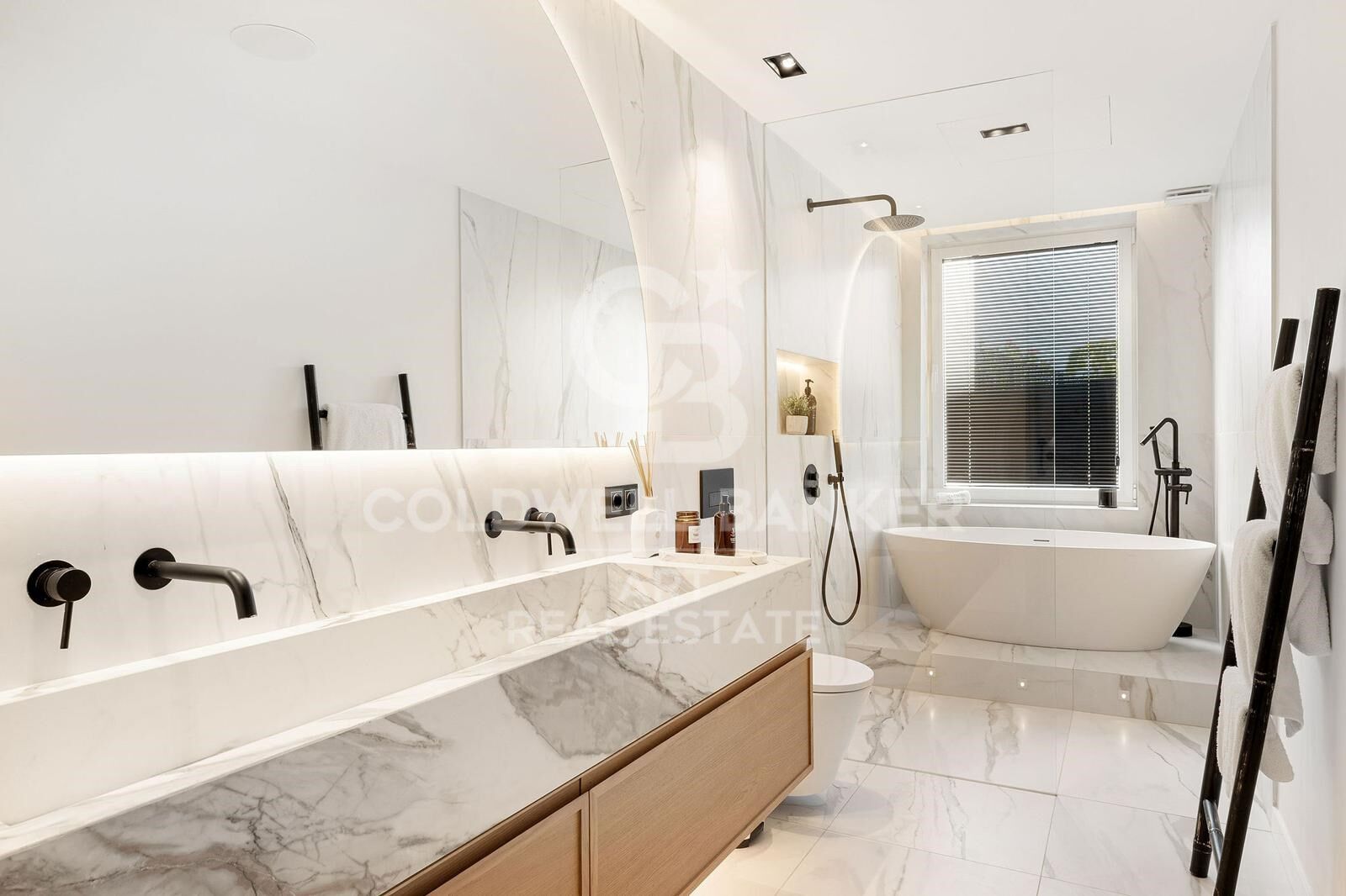 Elegant and luxurious townhouse with Scandinavian design on the Golden Mile, Marbella