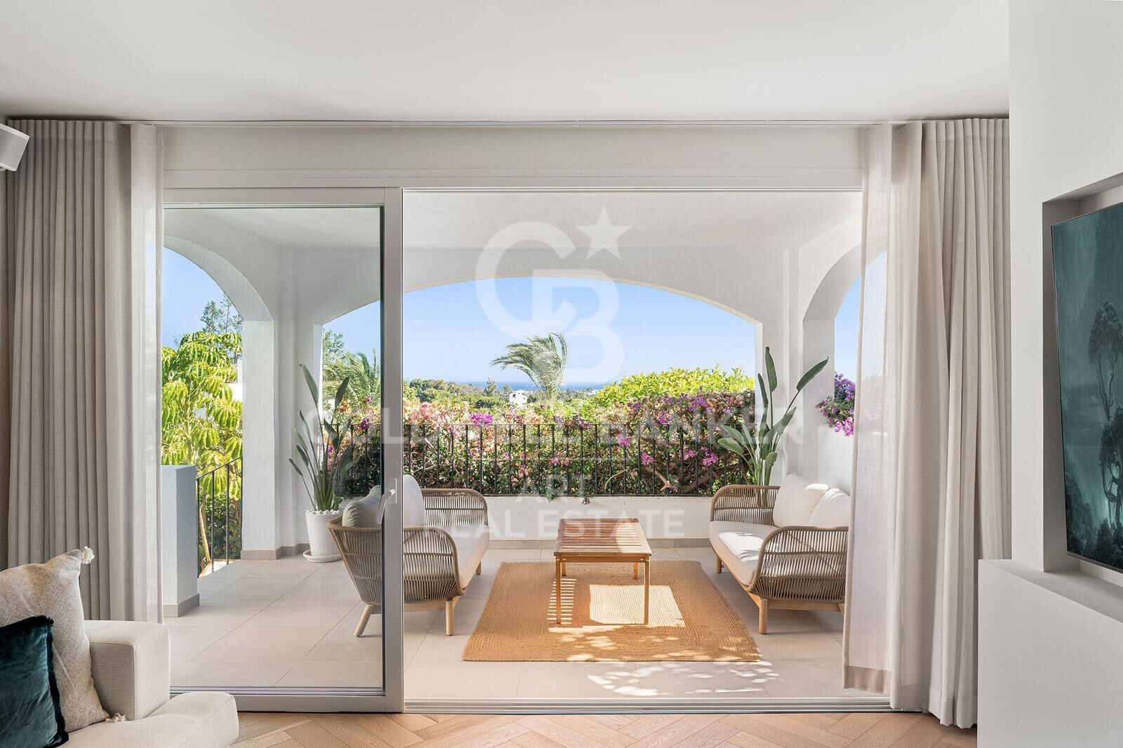 Elegant and luxurious townhouse with Scandinavian design on the Golden Mile, Marbella