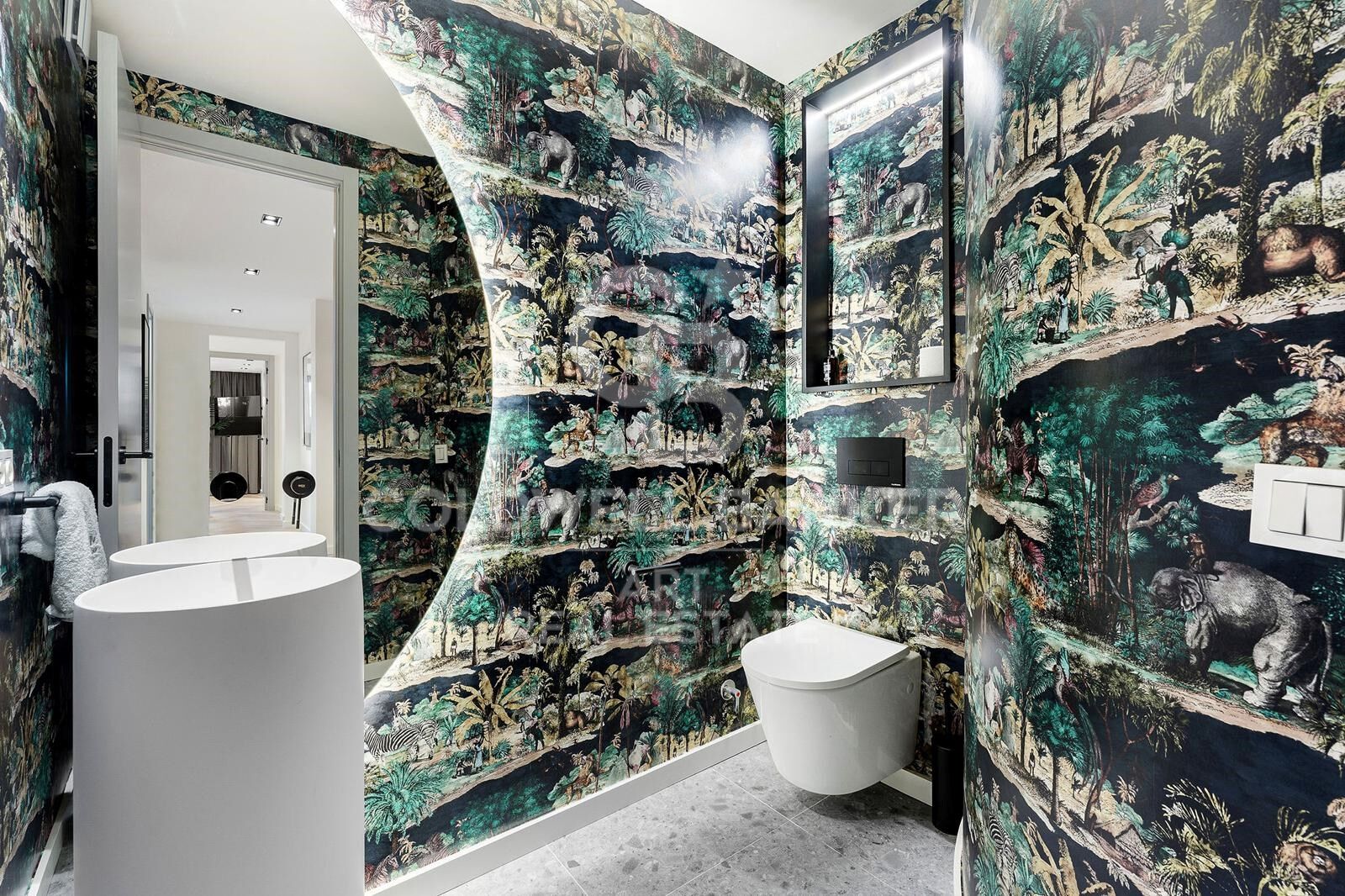 Elegant and luxurious townhouse with Scandinavian design on the Golden Mile, Marbella