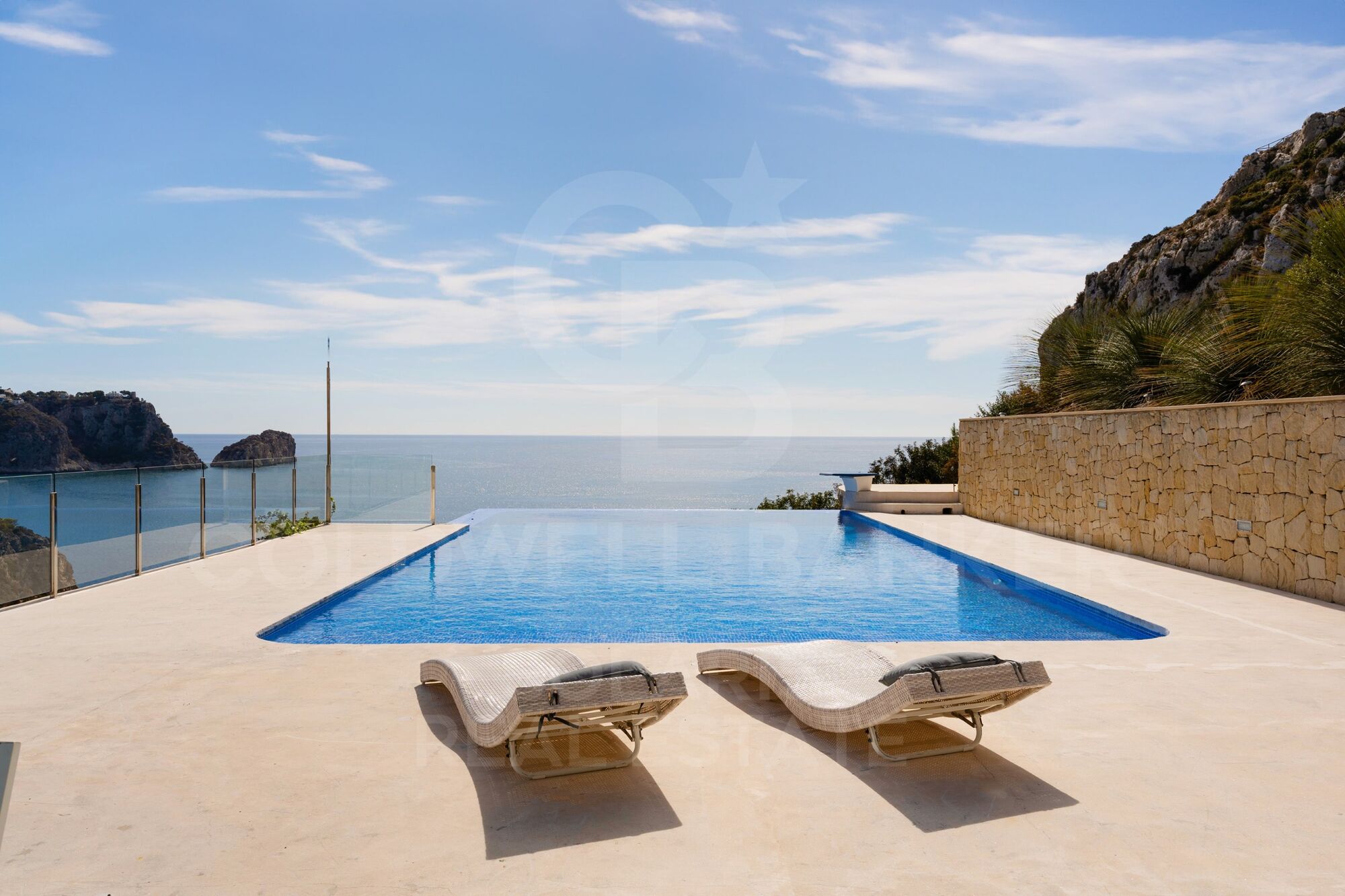 Villa Granadella - Su Refugio de Ensueño en la Costa Blanca