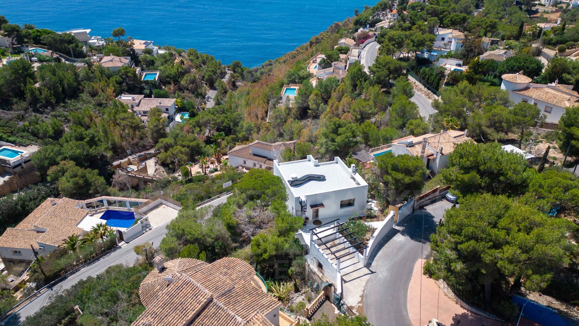 Villa Caleta - Estilo Ibicenco con Vistas Panorámicas al Mar Mediterráneo