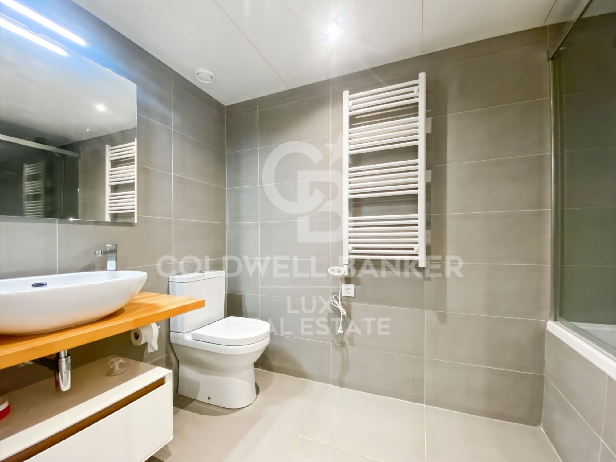 Appartement en première ligne de mer à Roses, avec terrasse et parking