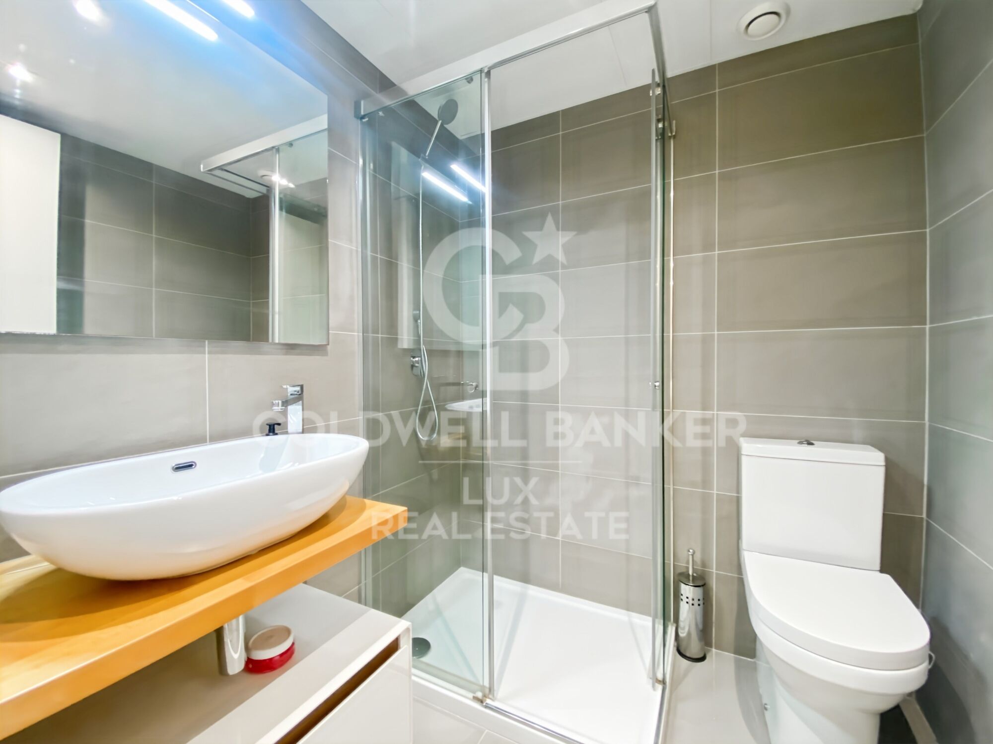 Appartement en première ligne de mer à Roses, avec terrasse et parking