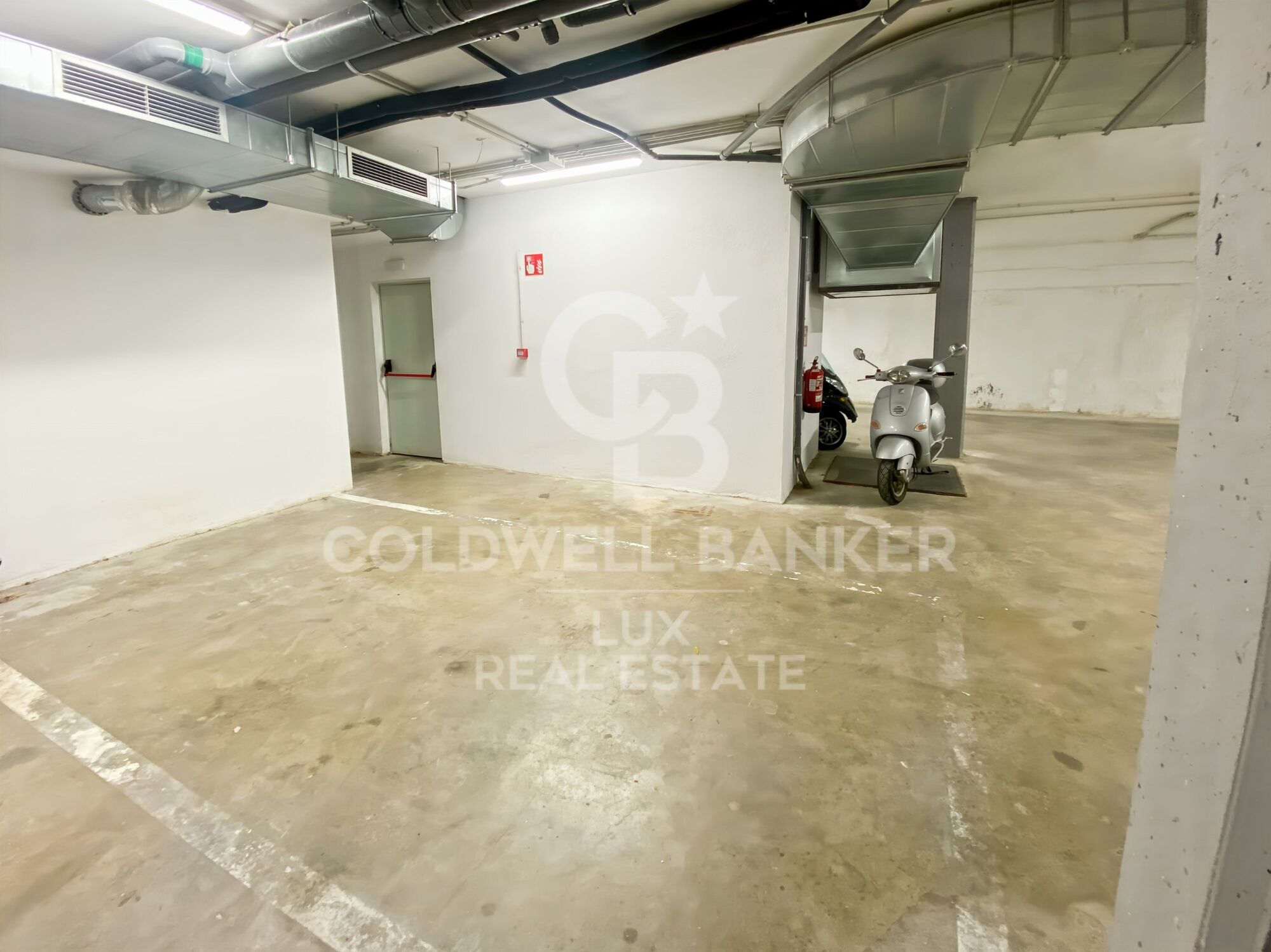 Appartement en première ligne de mer à Roses, avec terrasse et parking