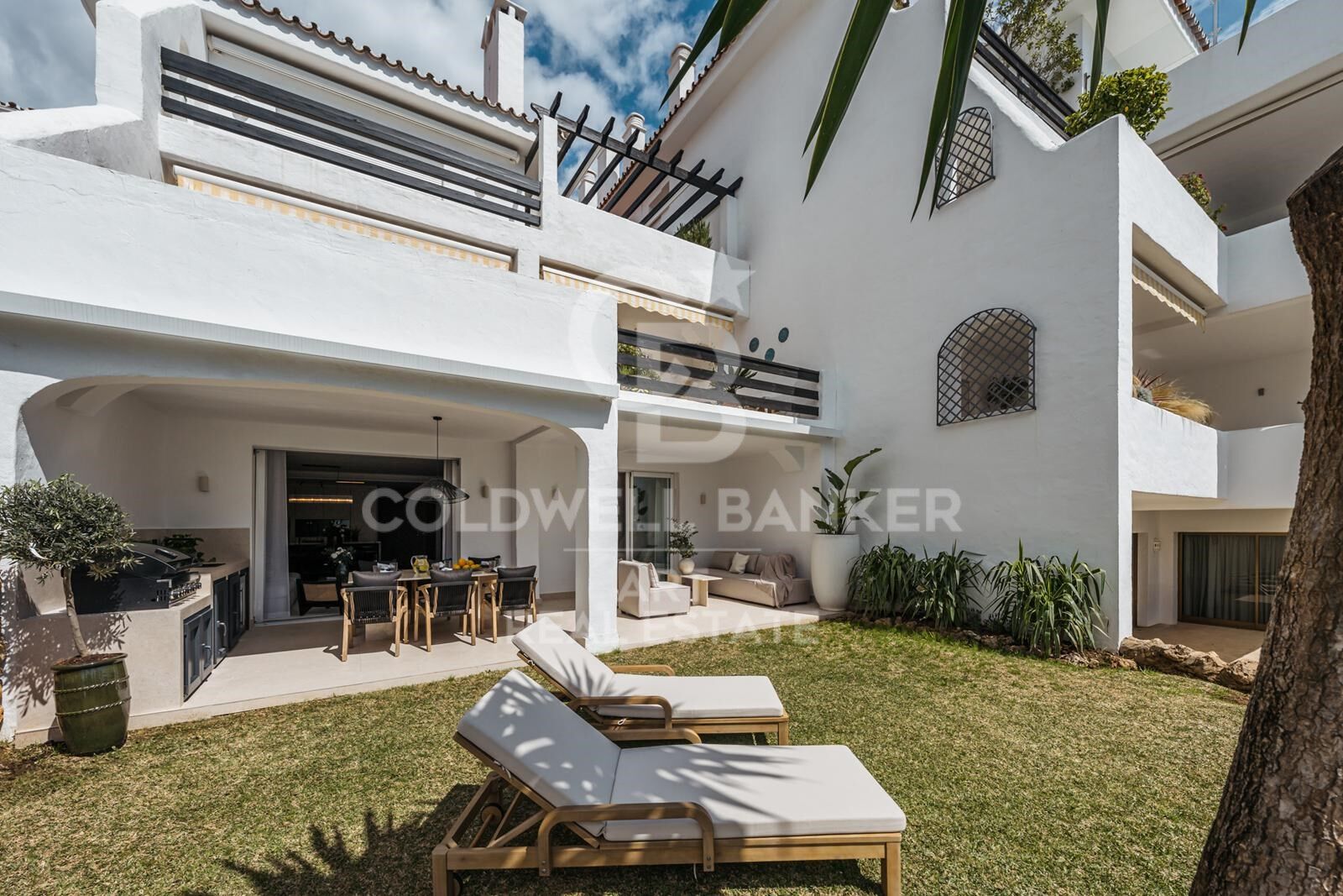 Appartement élégant avec vue sur mer à Coral Beach, Golden Mile