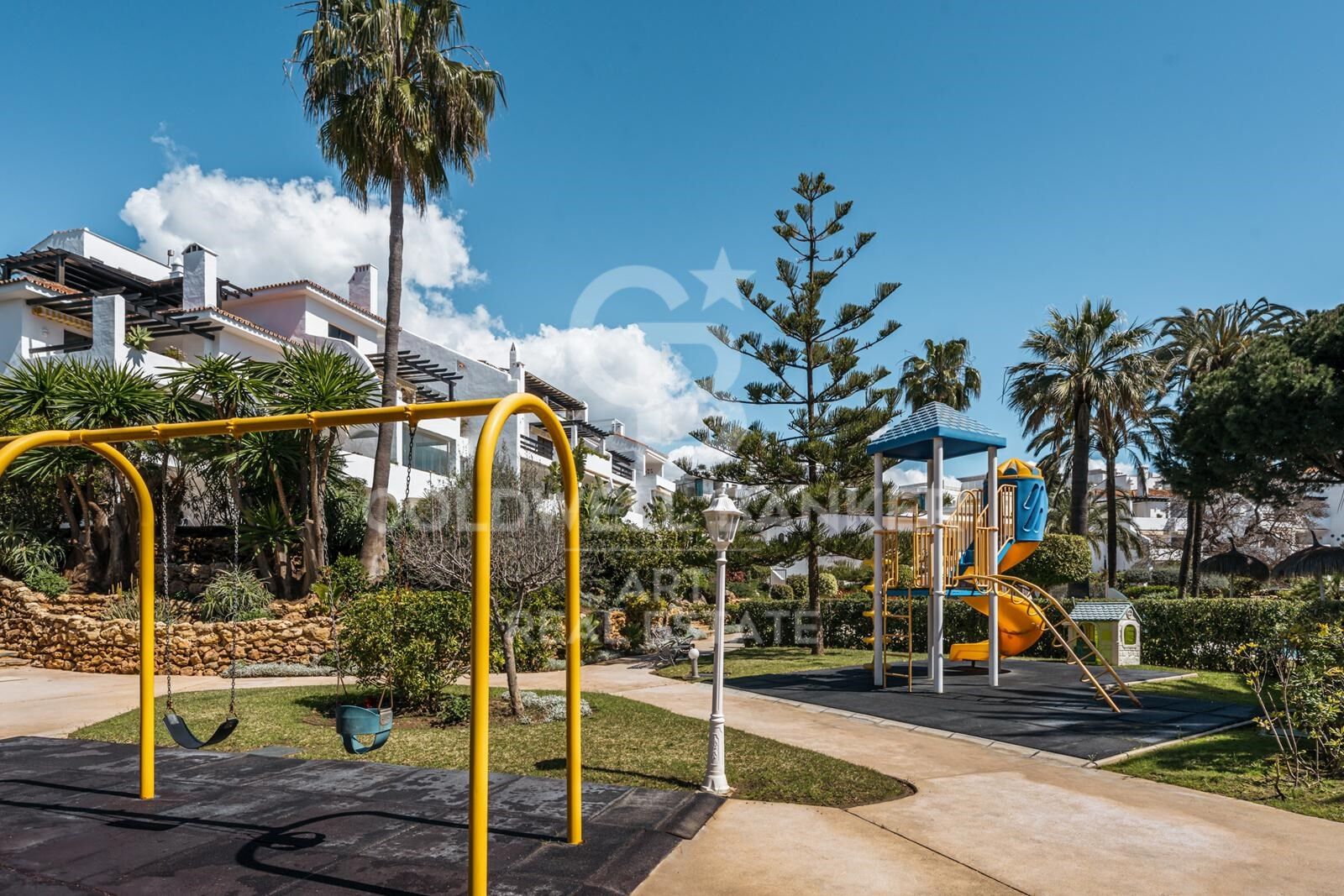 Appartement élégant avec vue sur mer à Coral Beach, Golden Mile