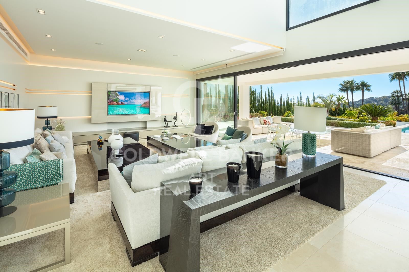 A signature villa of contemporary elegance in La Cerquilla, Nueva Andalucía Golf Valley