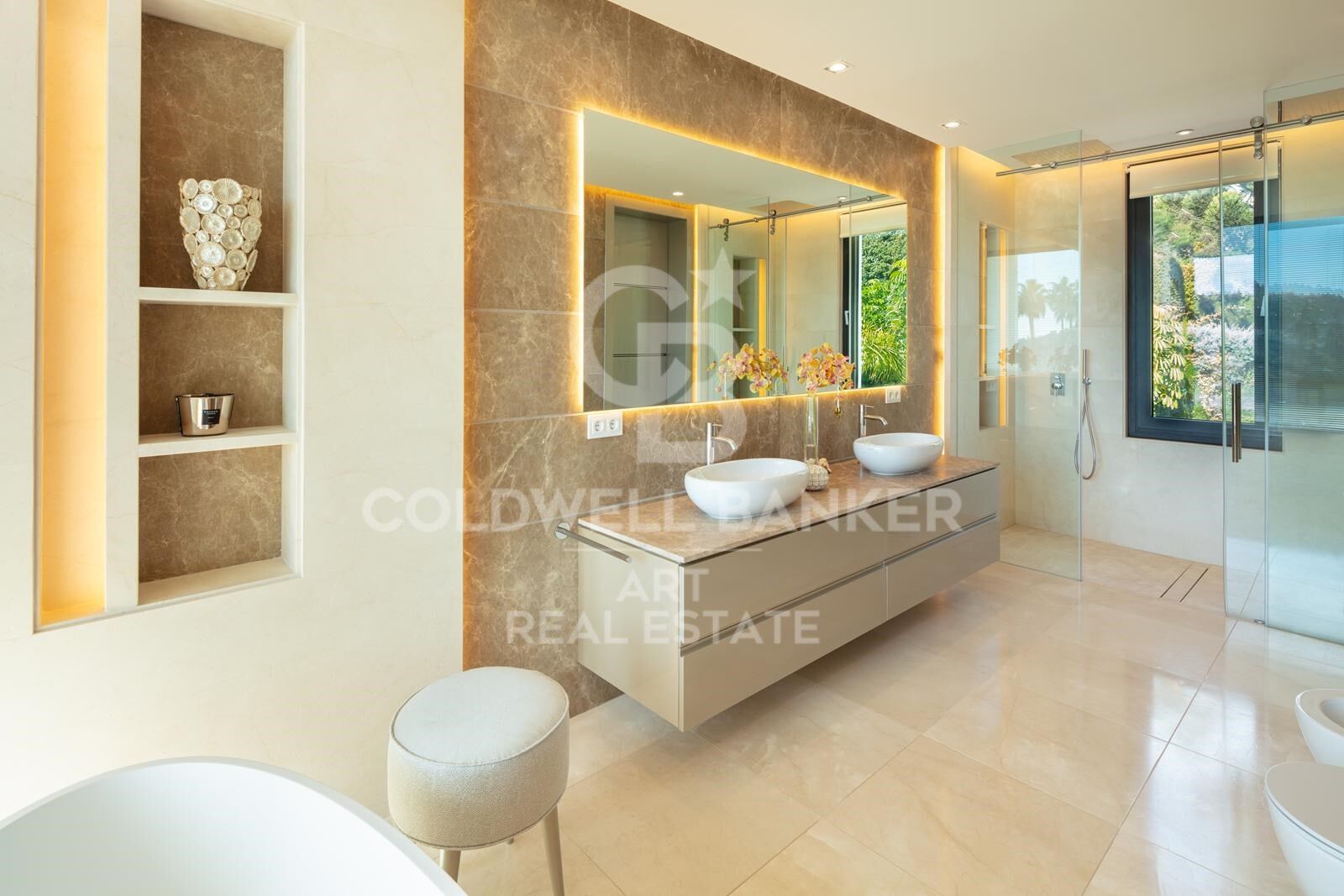 A signature villa of contemporary elegance in La Cerquilla, Nueva Andalucía Golf Valley