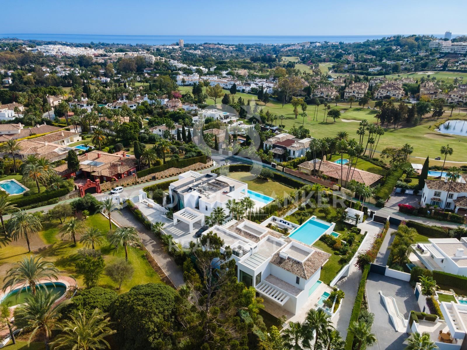 Villa con elegancia contemporánea en La Cerquilla, Nueva Andalucía Valle del Golf
