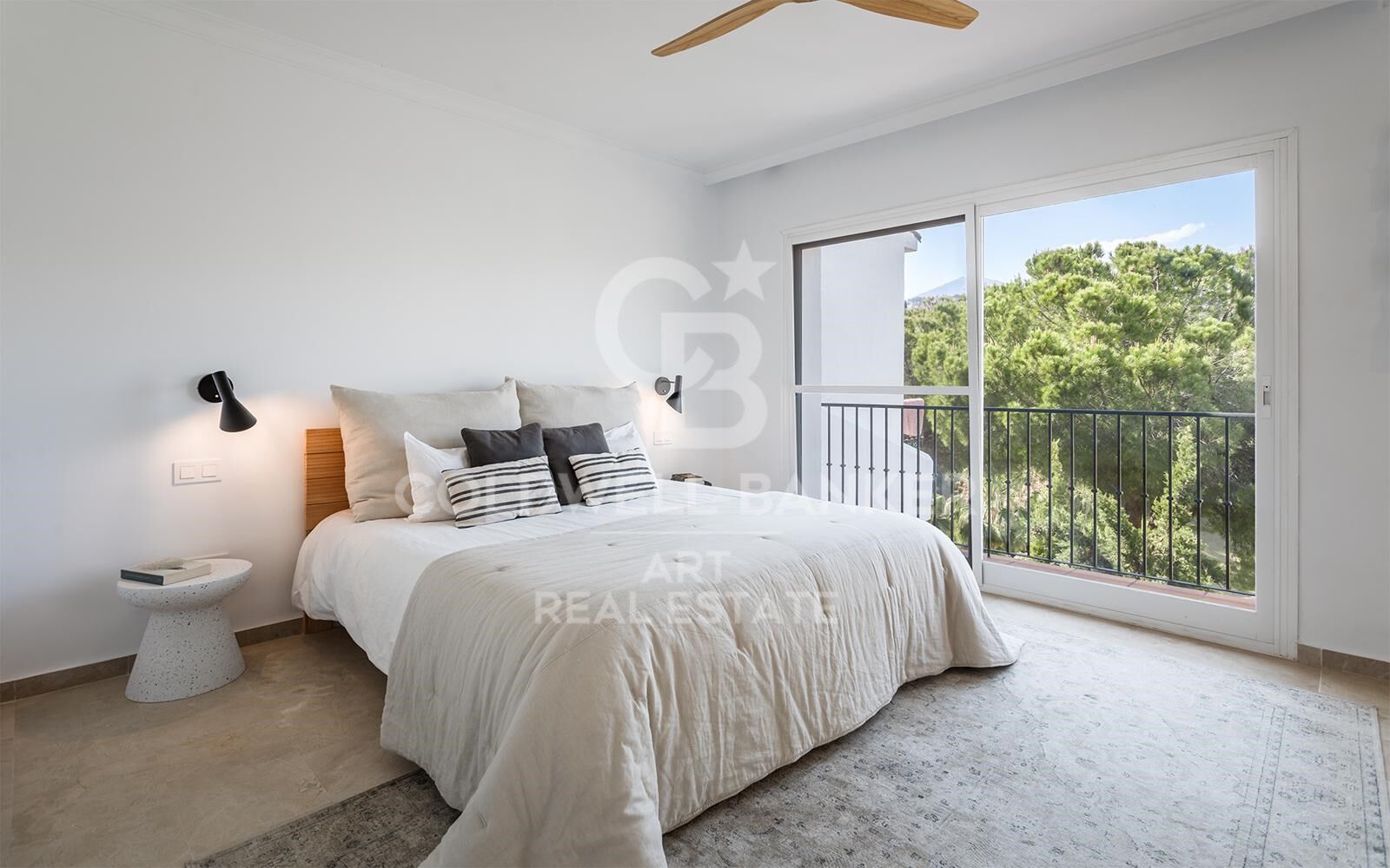 Elegant corner townhouse in frontline golf with stunning views in La Quinta, Benahavís