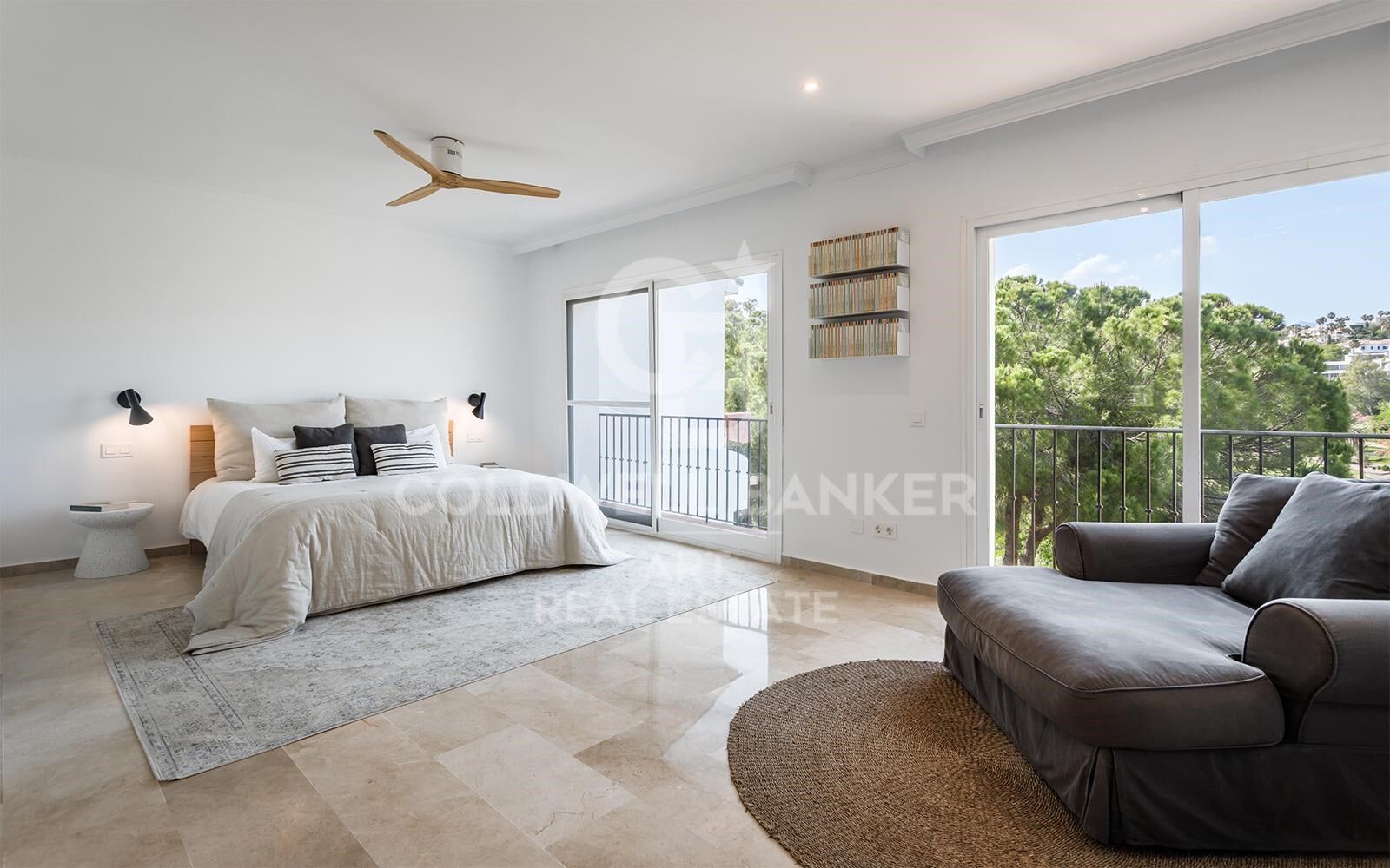 Elegant corner townhouse in frontline golf with stunning views in La Quinta, Benahavís