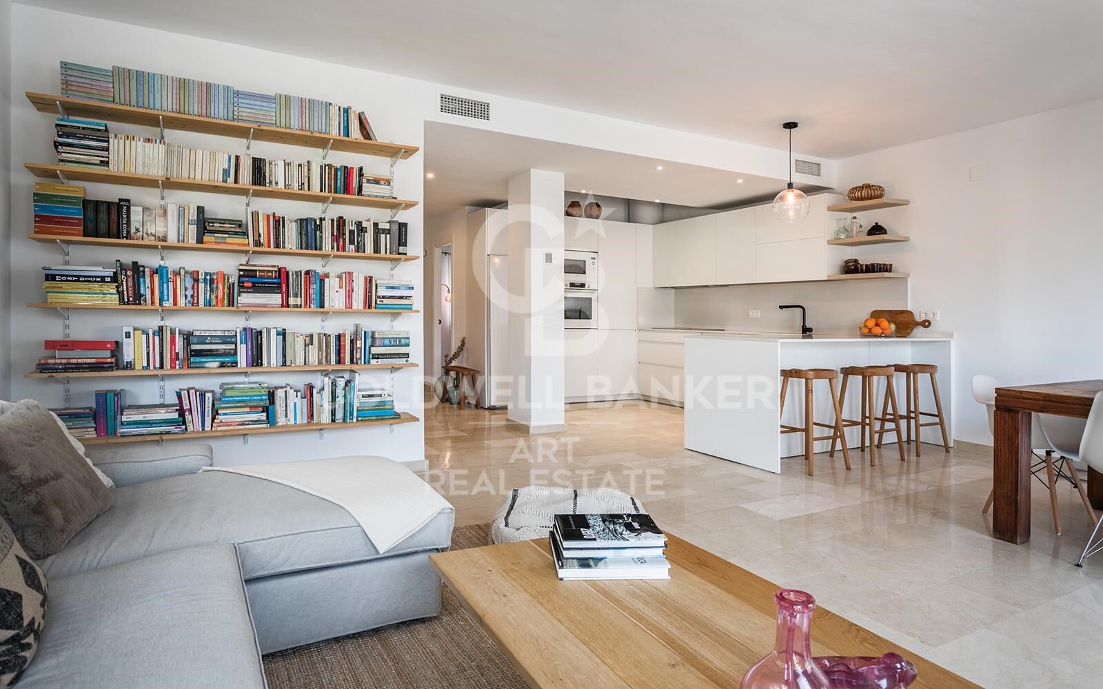 Elegante adosado en esquina en primera línea de golf con impresionantes vistas en La Quinta, Benahavís
