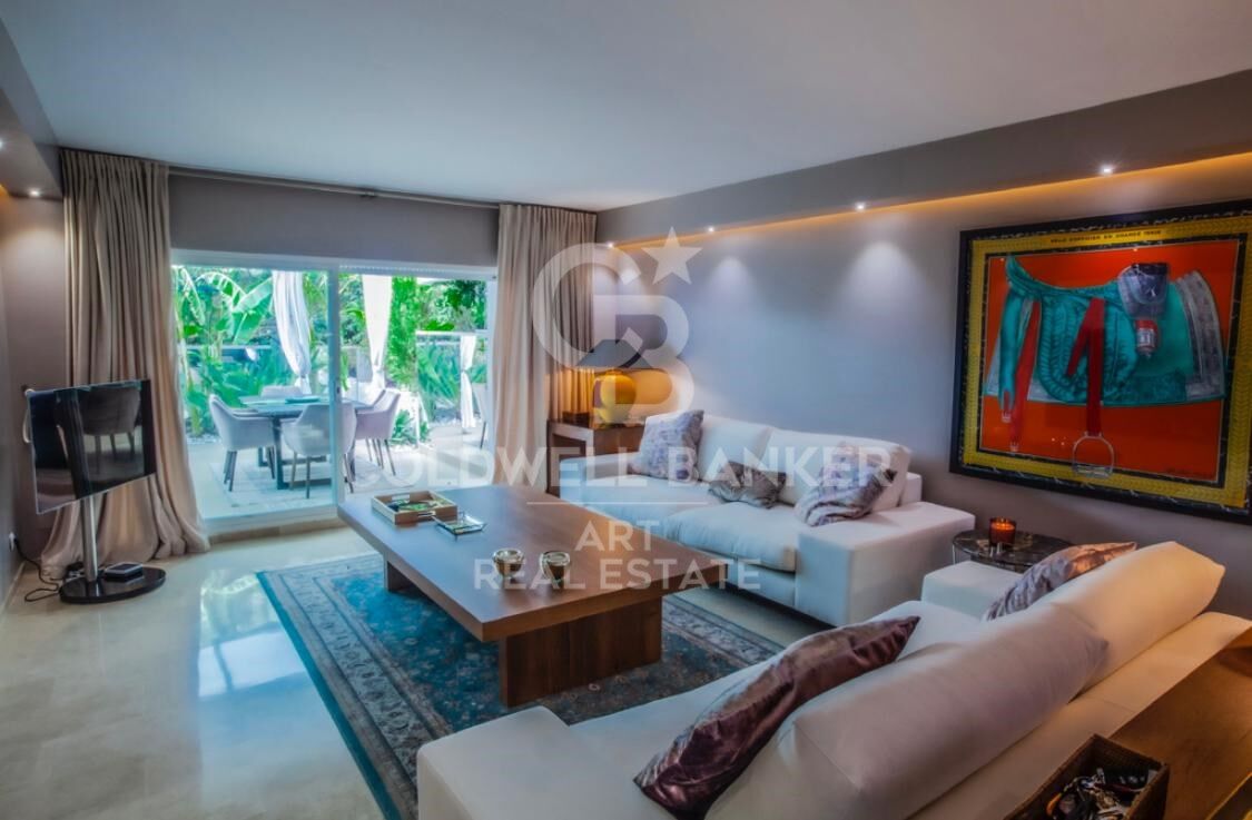 Elegant apartment with garden and terrace in Lomas del Marbella Club, Marbella Golden Mile