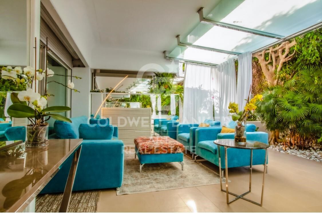Apartamento elegante con jardín y terraza en Lomas del Marbella Club, Marbella Golden Mile