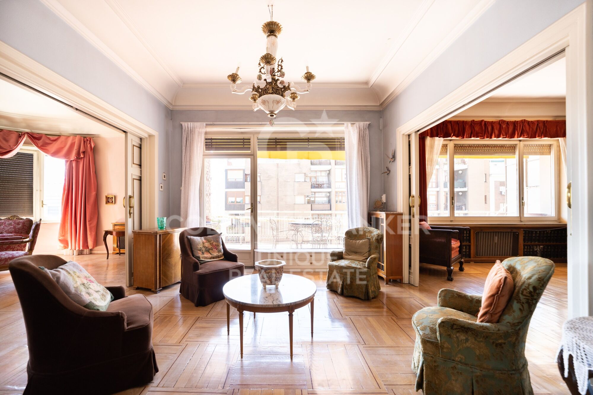 Außenwohnung mit 4 Schlafzimmern und Terrasse, renovierungsbedürftig, in Goya, Madrid