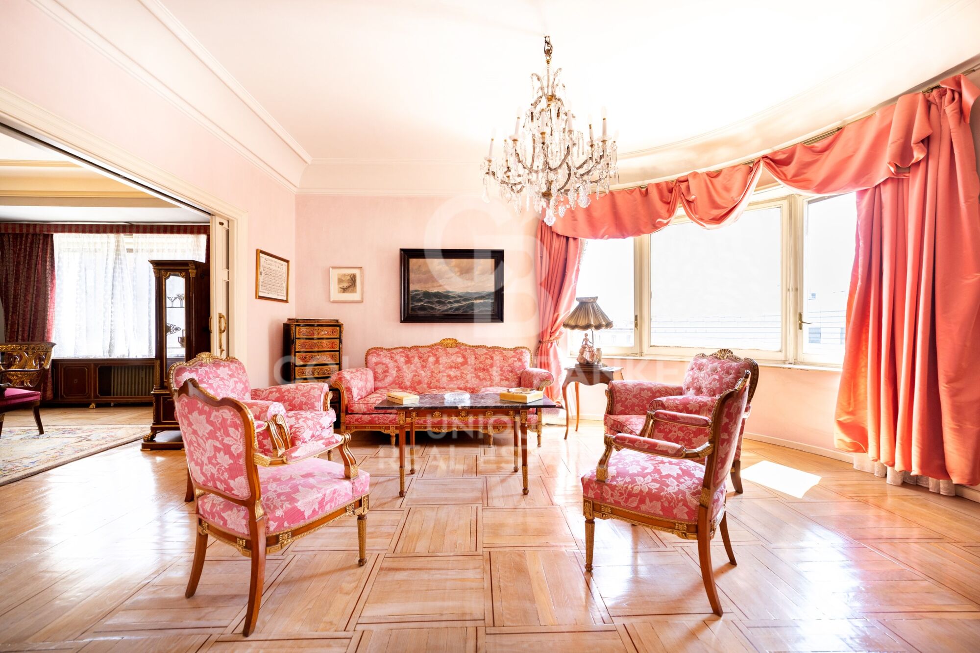 Außenwohnung mit 4 Schlafzimmern und Terrasse, renovierungsbedürftig, in Goya, Madrid