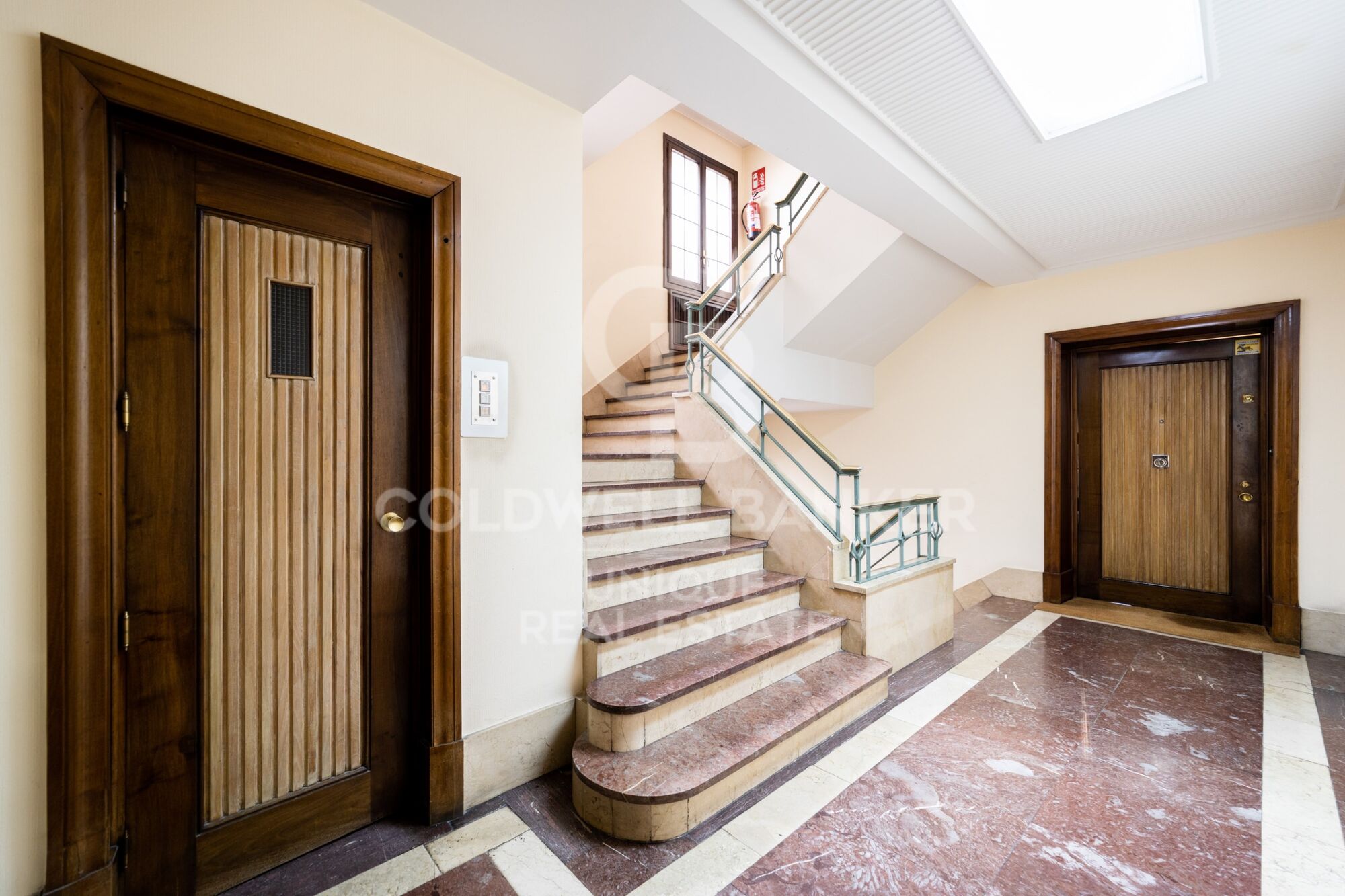 Außenwohnung mit 4 Schlafzimmern und Terrasse, renovierungsbedürftig, in Goya, Madrid