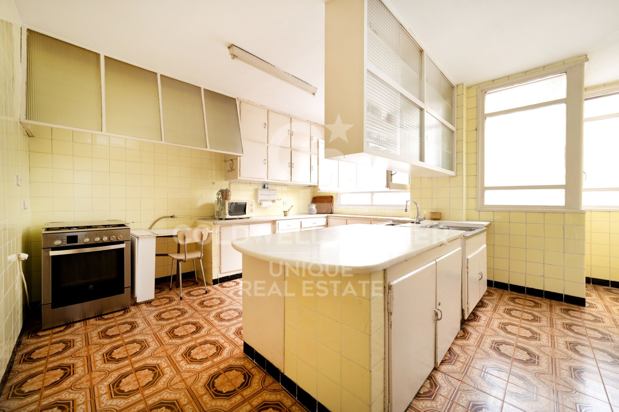 Außenwohnung mit 4 Schlafzimmern und Terrasse, renovierungsbedürftig, in Goya, Madrid