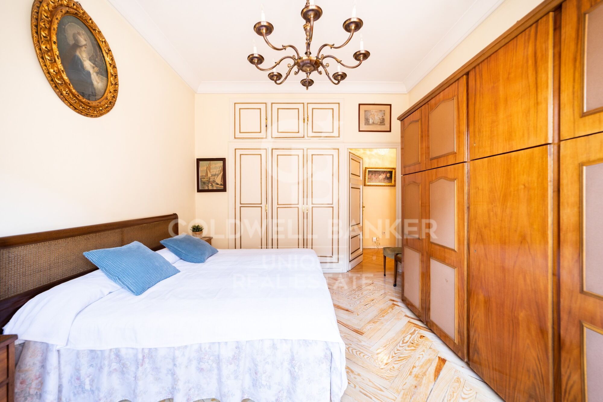 Piso exterior a reformar de 4 habitaciones y terraza en Goya, Madrid