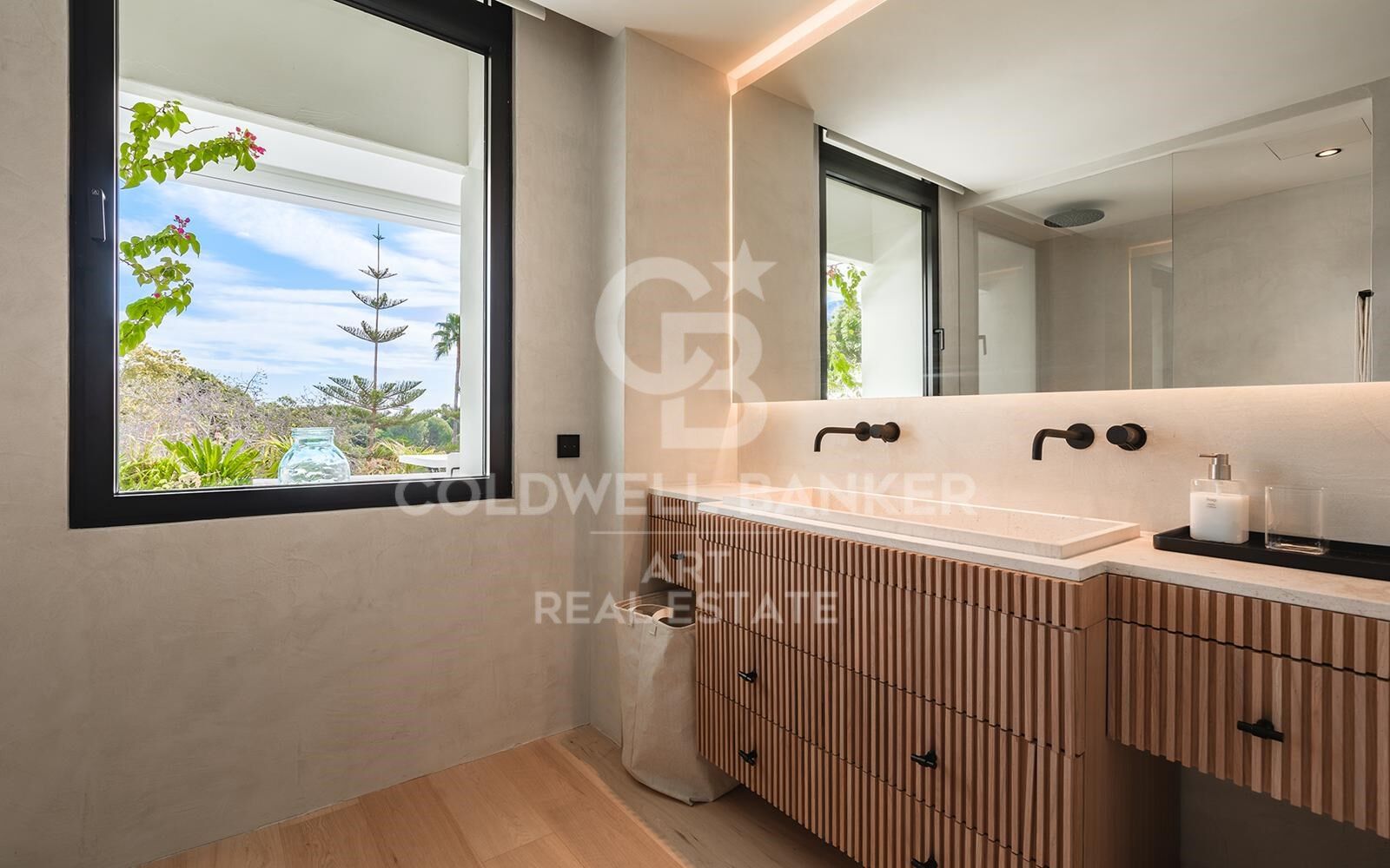 Modern luxury apartment with terrace, pool & gym on Marbella's Golden Mile