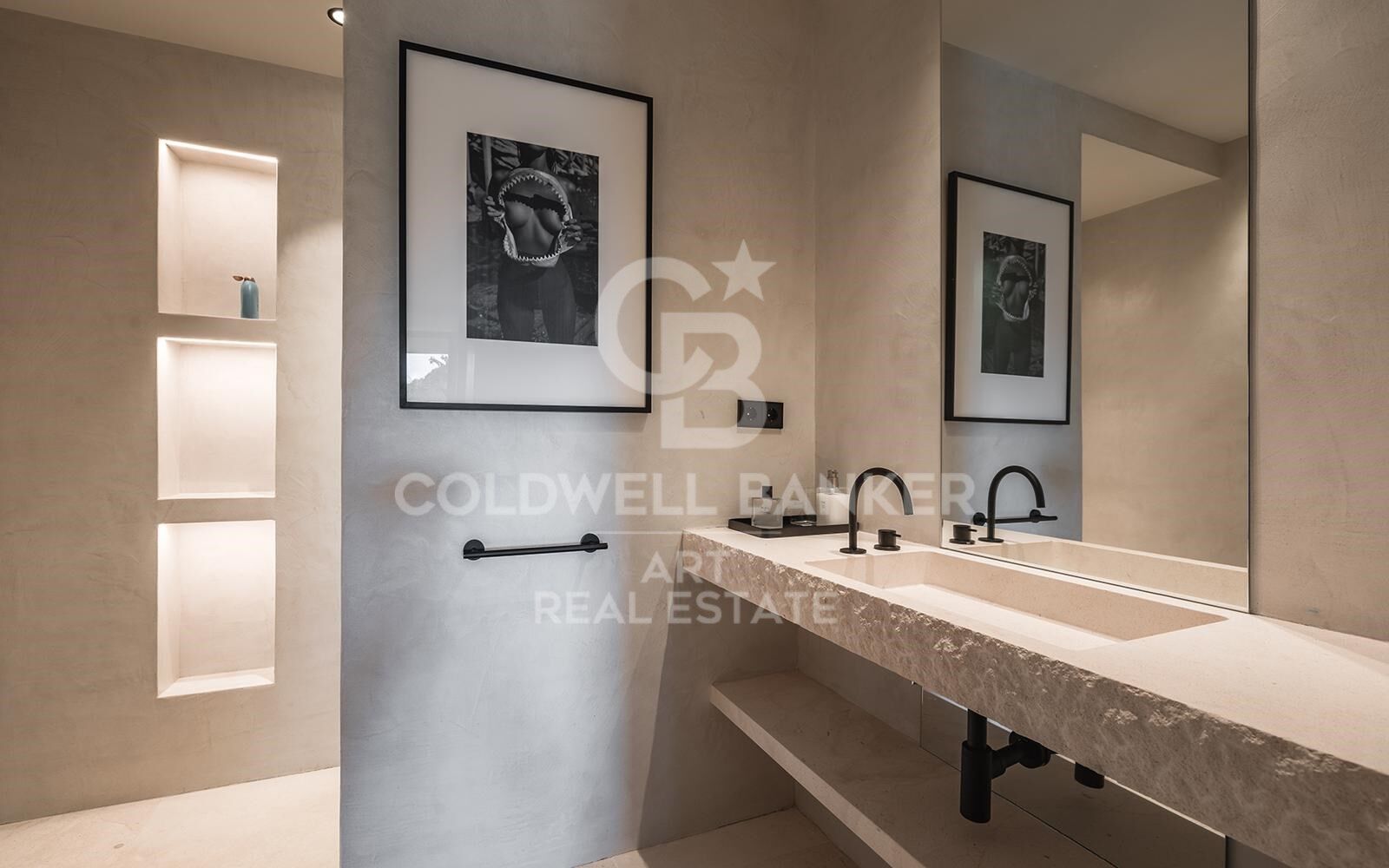 Modern luxury apartment with terrace, pool & gym on Marbella's Golden Mile