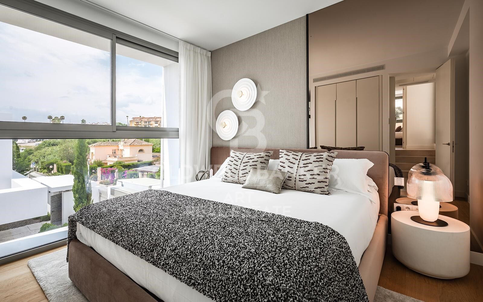 Elegant collection of 9 modern luxury villas on the New Golden Mile, Estepona